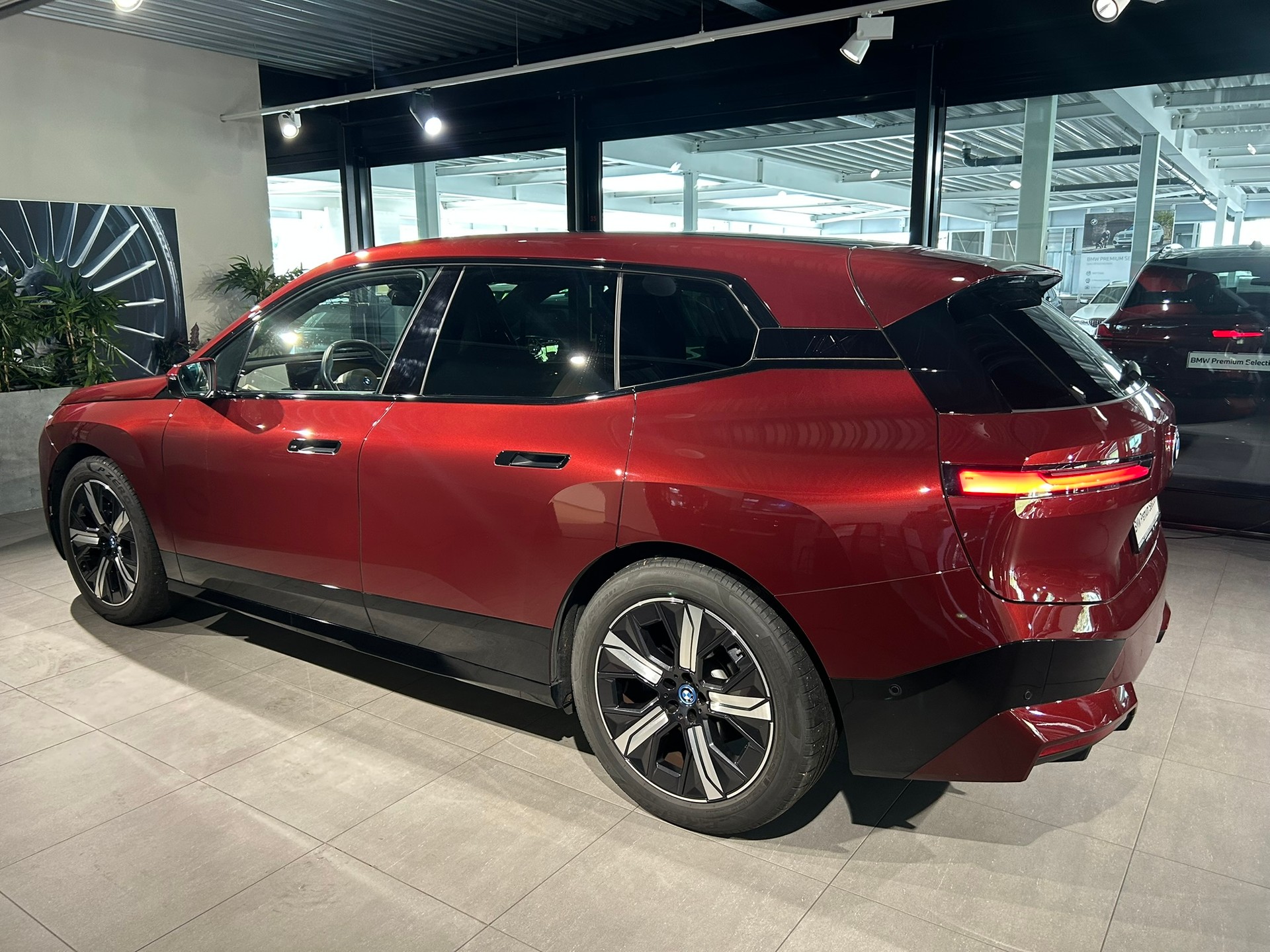 BMW iX xDrive40-image-9