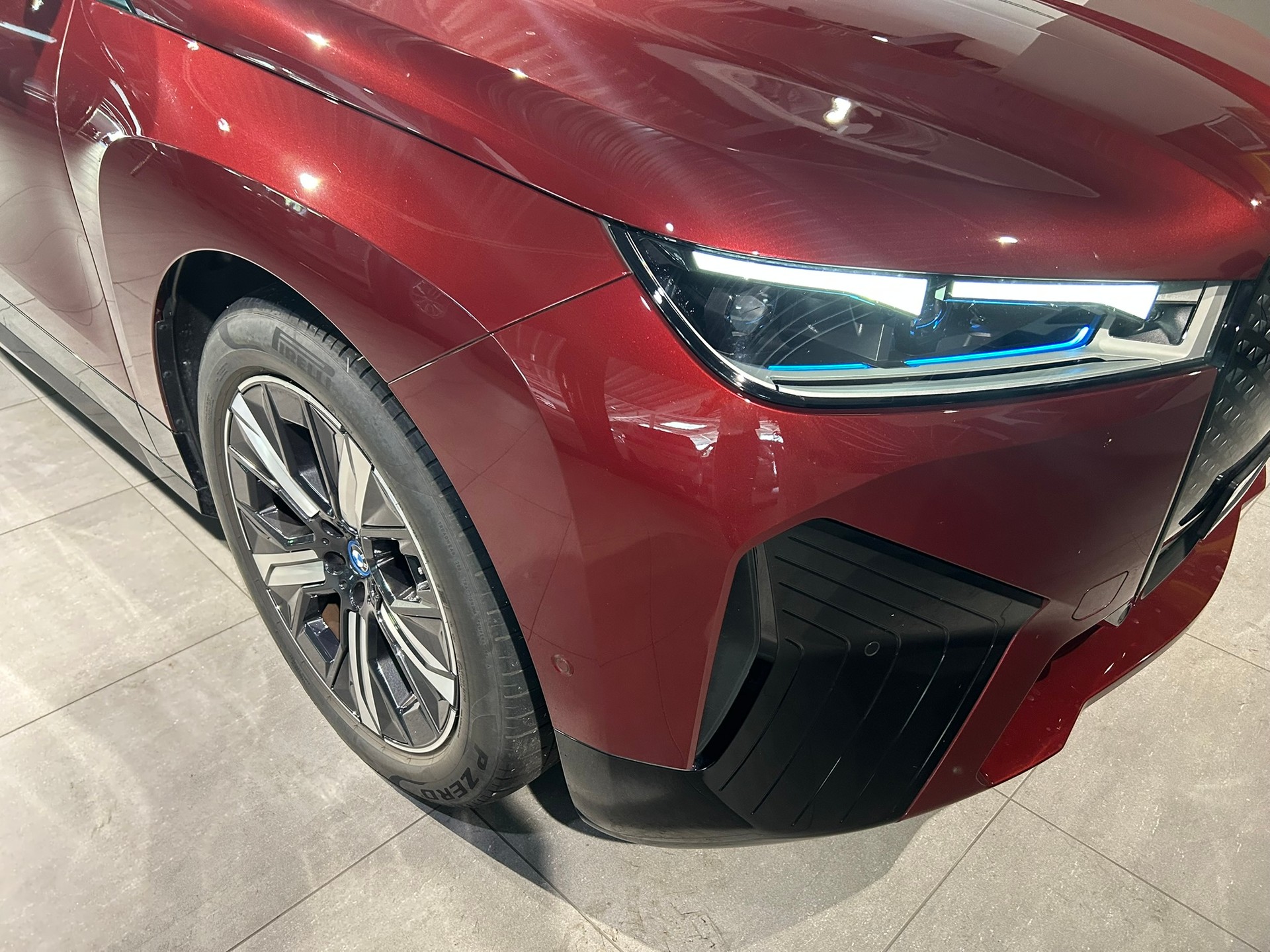 BMW iX xDrive40-image-17