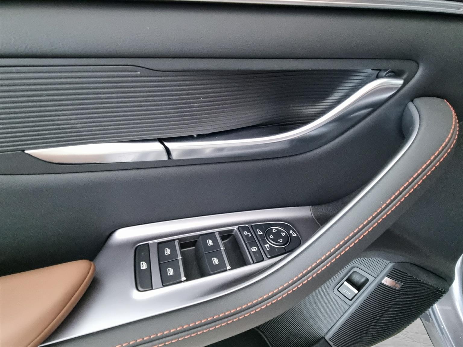 BYD Seal U DM-i Design AWD-image-11