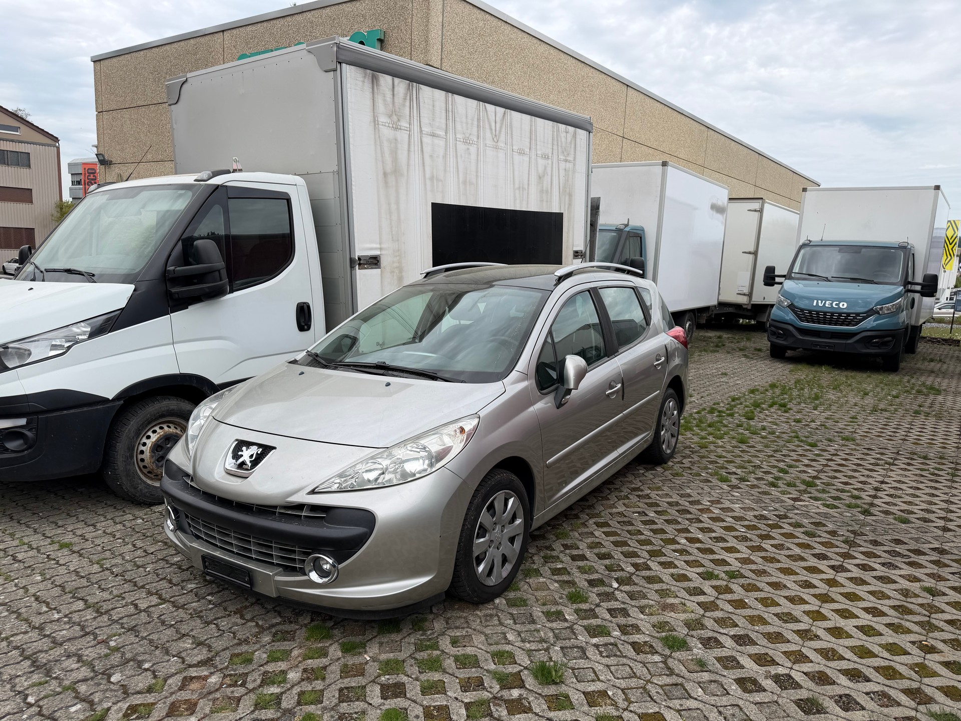 PEUGEOT 207 SW 1.6 16V Sport Automatic-image-4