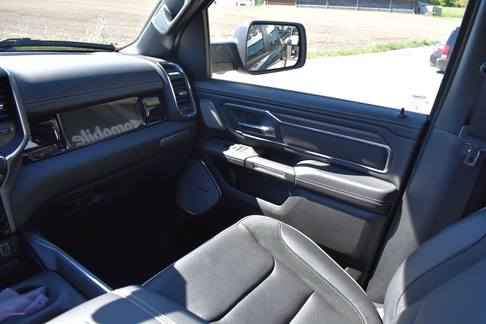 DODGE RAM 1500 CrewCab Laramie Night 3.0 Hurricane-image-10