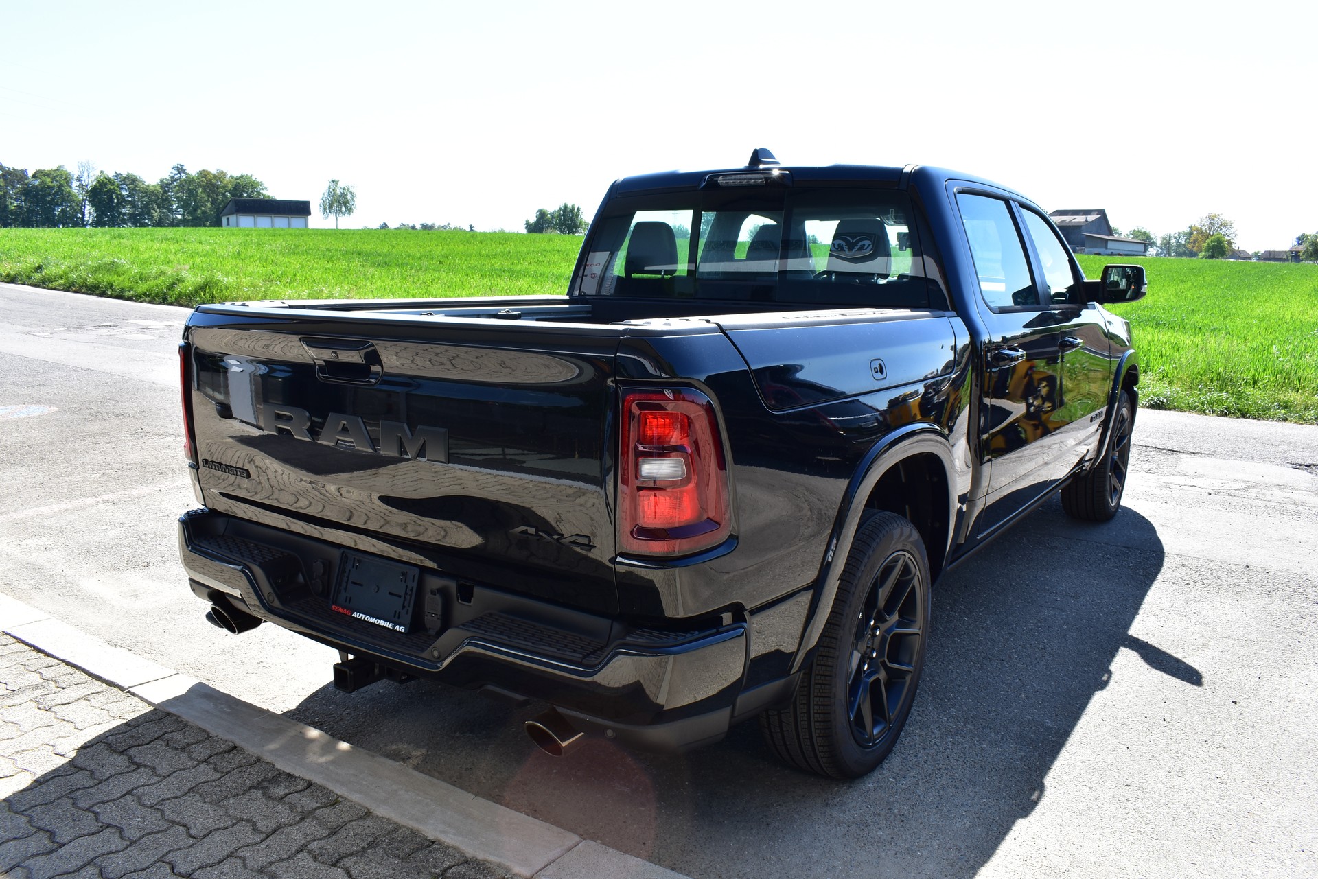 DODGE RAM 1500 CrewCab Laramie Night 3.0 Hurricane-image-6