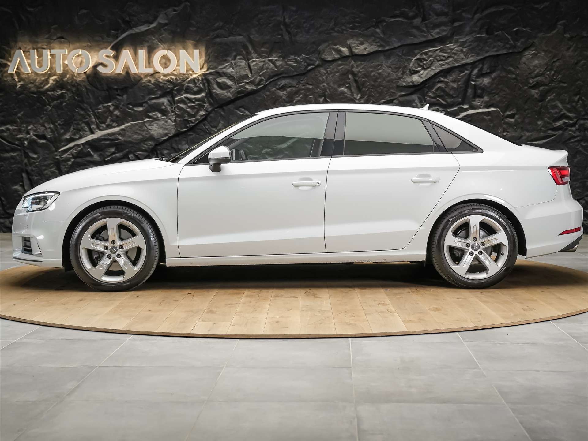 AUDI A3 Limousine 2.0 T FSI Sport quattro S-Tronic *4x4*MMI plus touch*Sitzheizung*-image-1