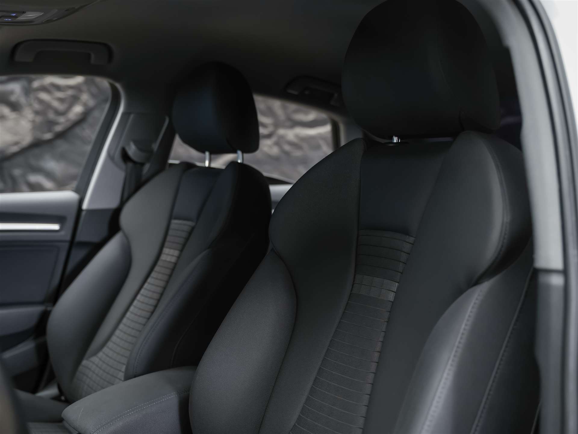 AUDI A3 Limousine 2.0 T FSI Sport quattro S-Tronic *4x4*MMI plus touch*Sitzheizung*-image-9