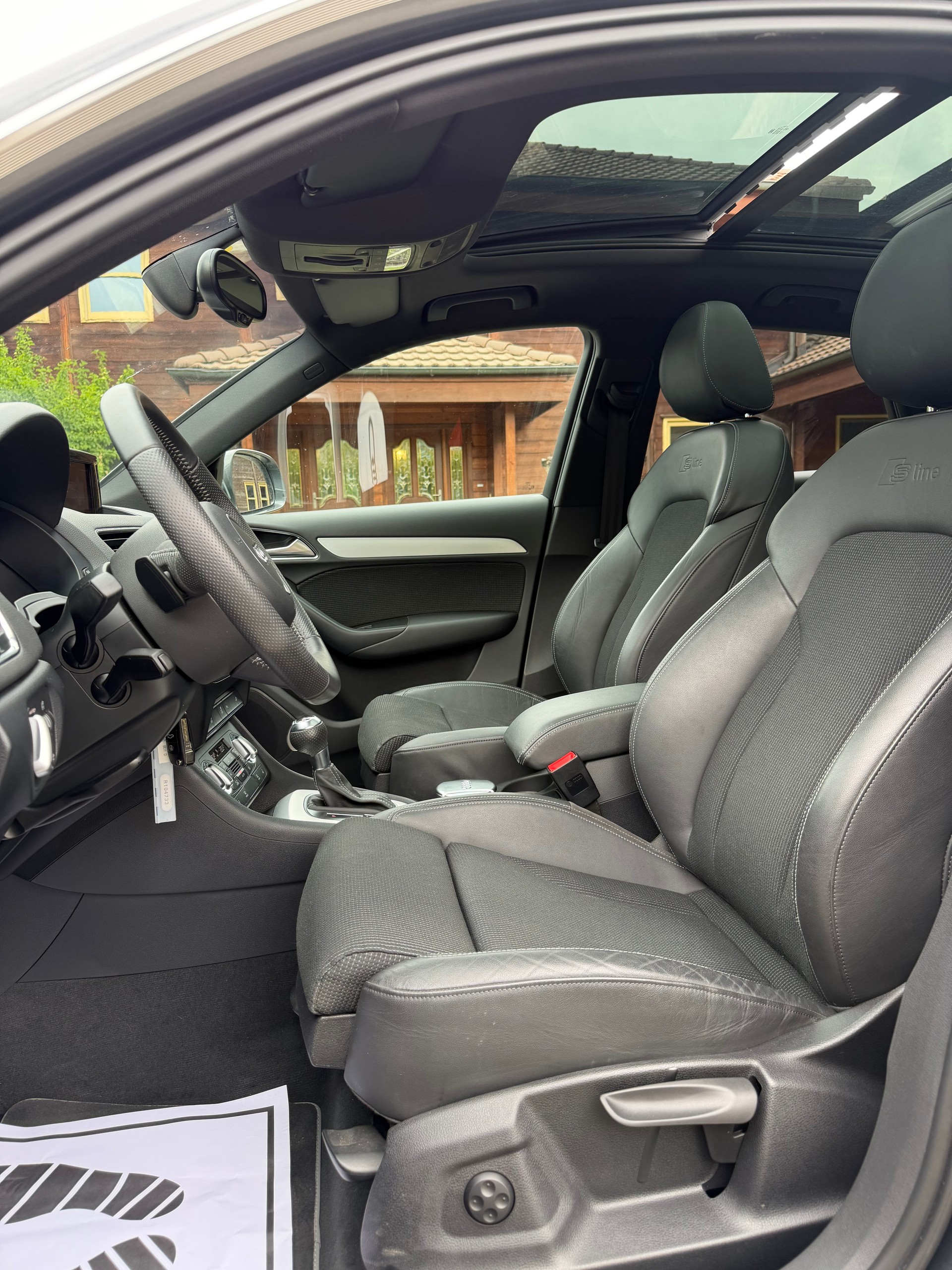 AUDI Q3 2.0 TDI quattro S-tronic-image-7