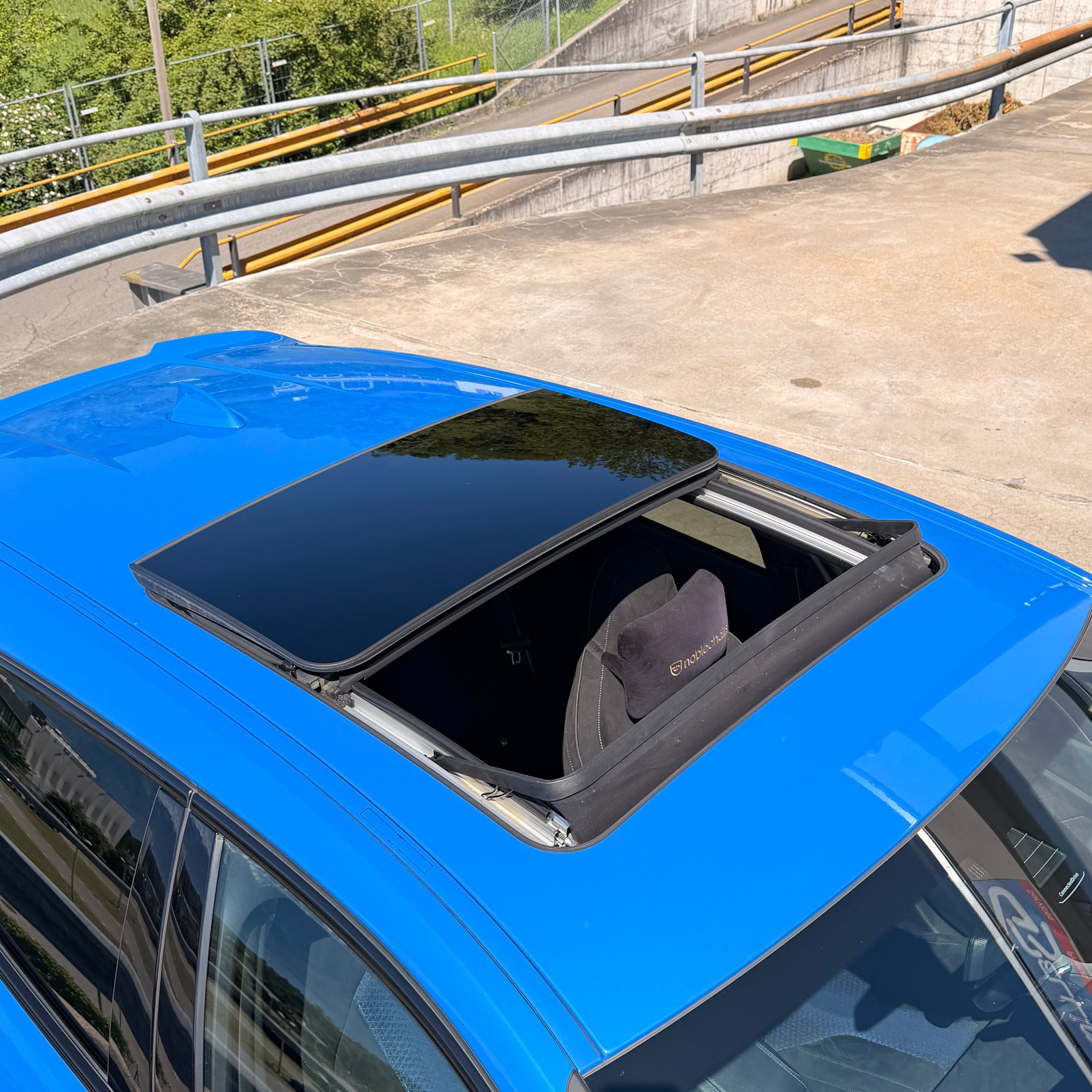 BMW M135i xDrive-image-5