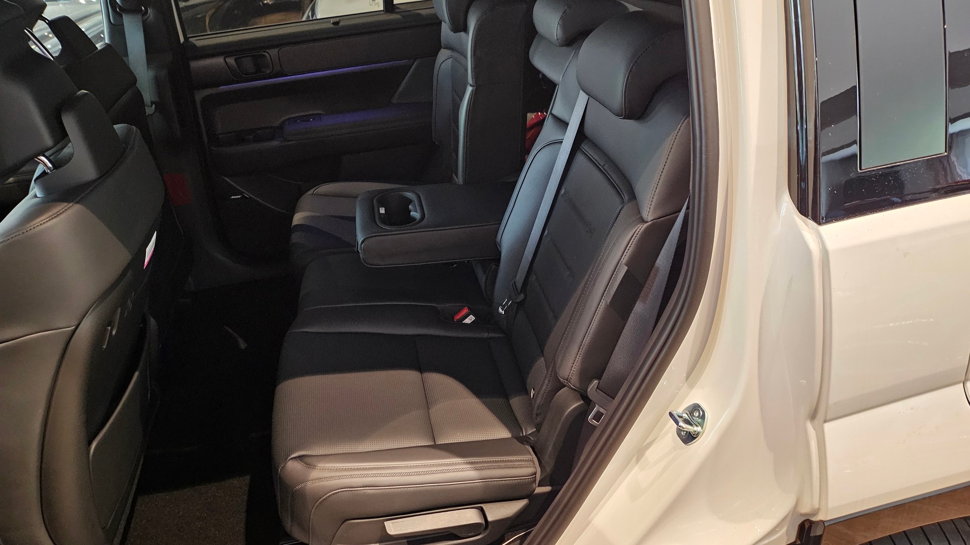 HYUNDAI Santa Fe 1.6 T-GDi PHEV Calligraphy 4WD Automatic-image-17