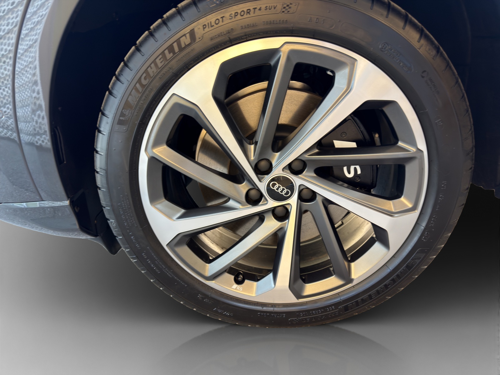 AUDI SQ5 TFSI quattro S-tronic-image-15