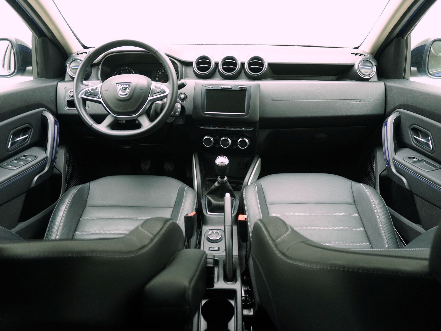 DACIA Duster 1.3 TCe Celebration 4WD-image-12