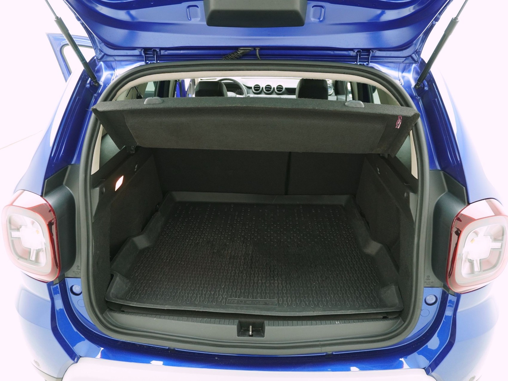 DACIA Duster 1.3 TCe Celebration 4WD-image-11