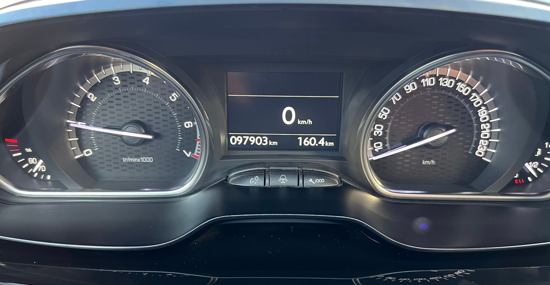 PEUGEOT 2008 1.2 PureTech GT Line-image-10