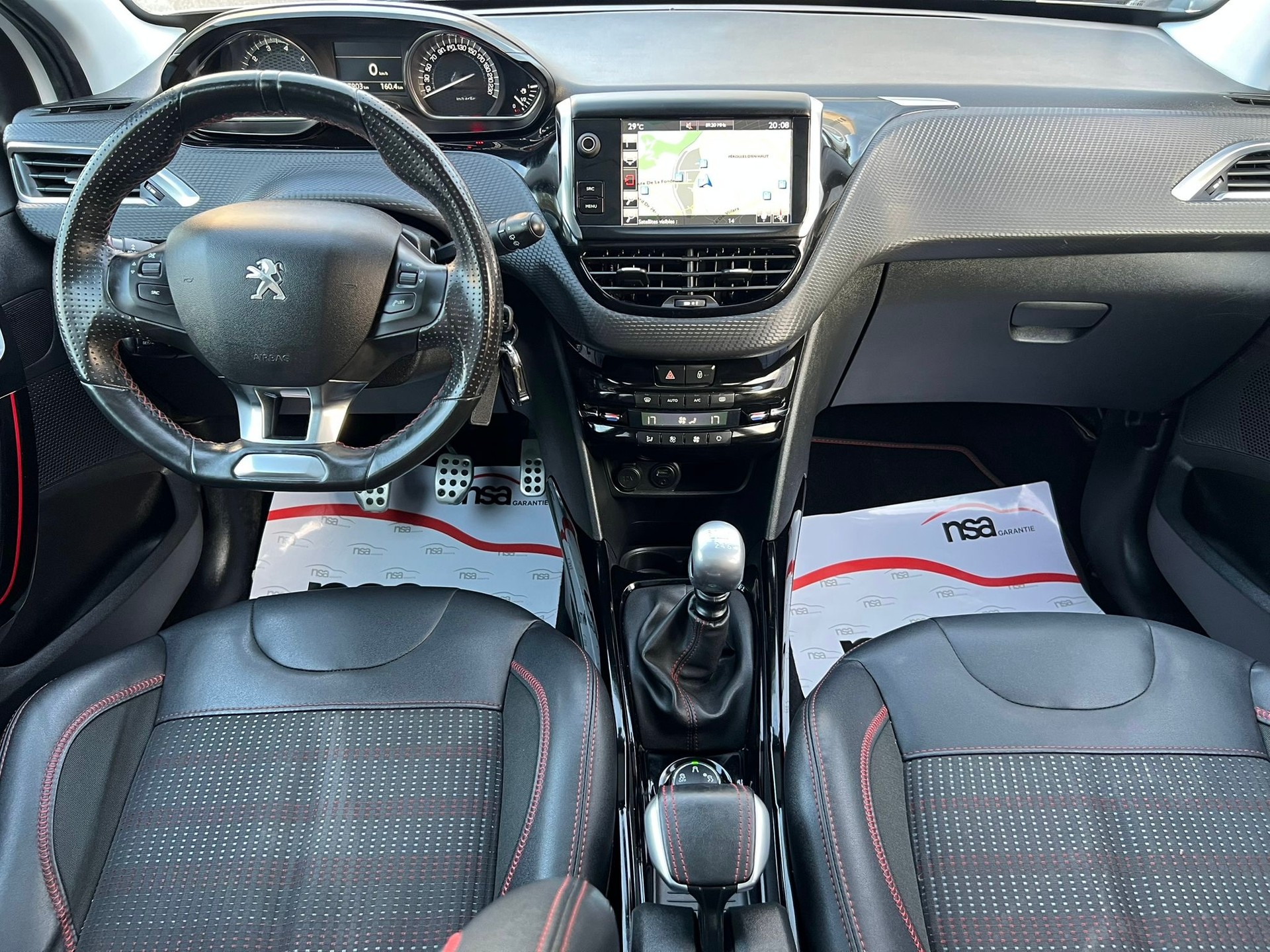 PEUGEOT 2008 1.2 PureTech GT Line-image-7