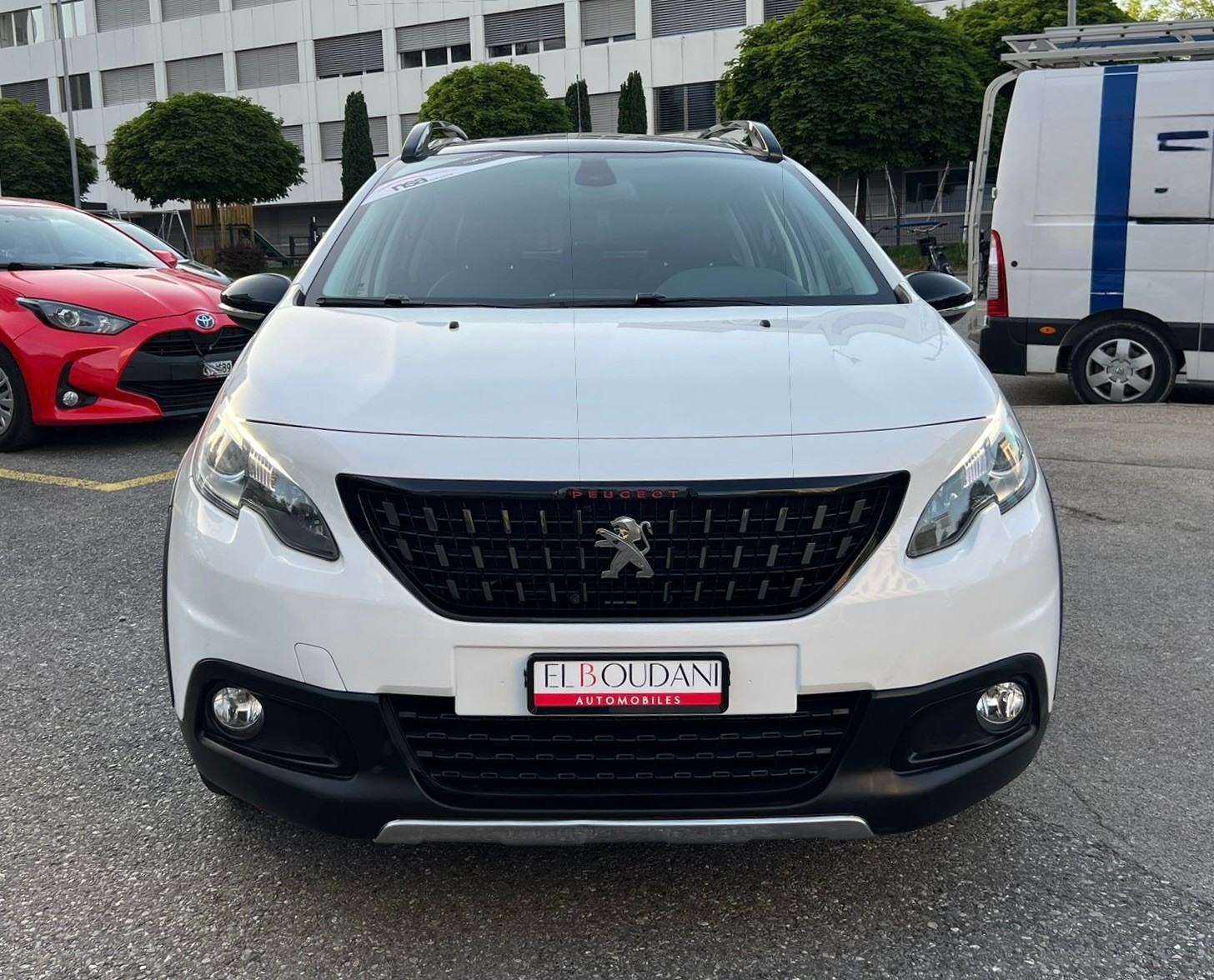 PEUGEOT 2008 1.2 PureTech GT Line-image-1