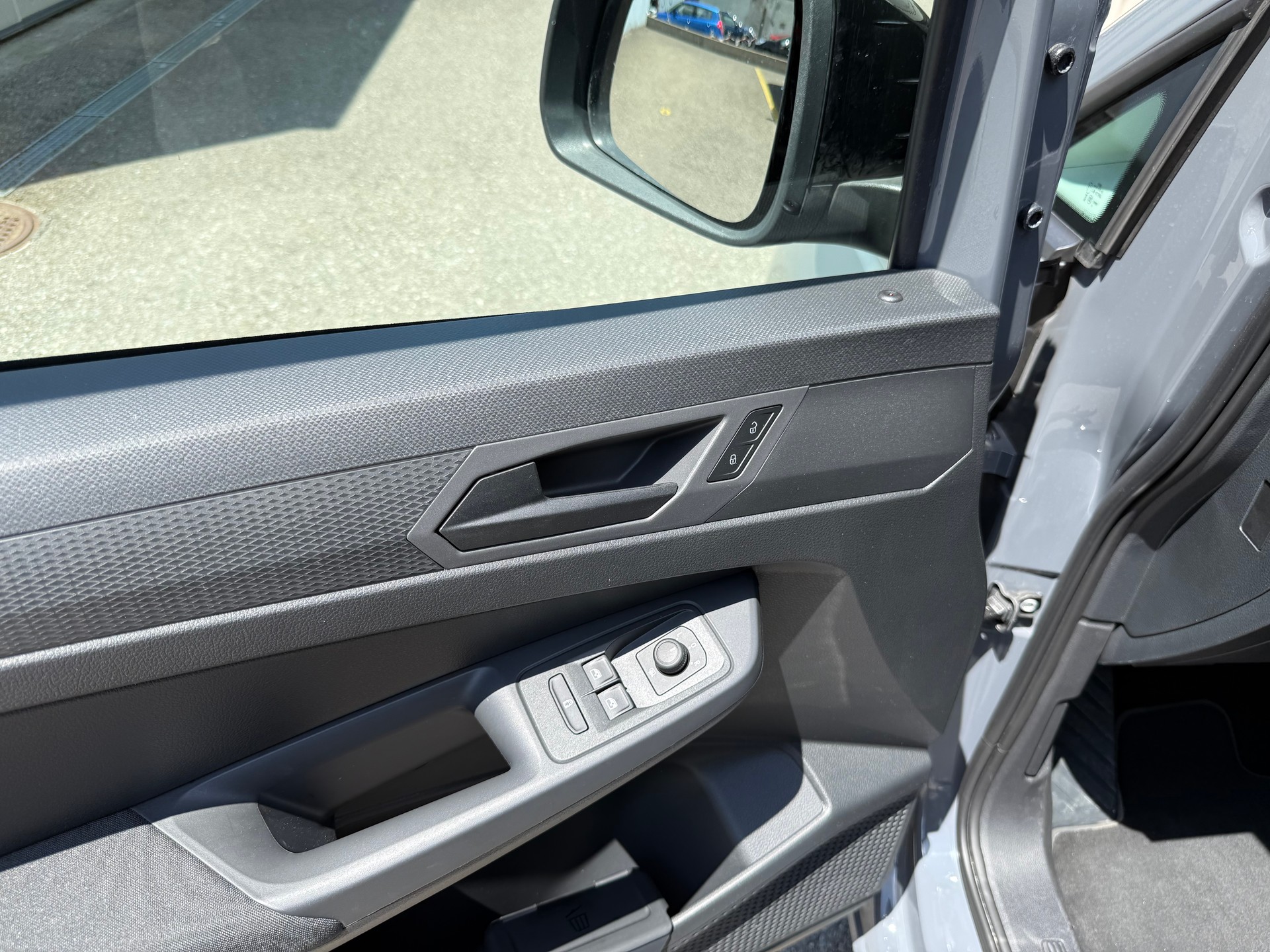 VW Caddy 2.0 TDI California Spirit DSG ** Werksgarantie**-image-22