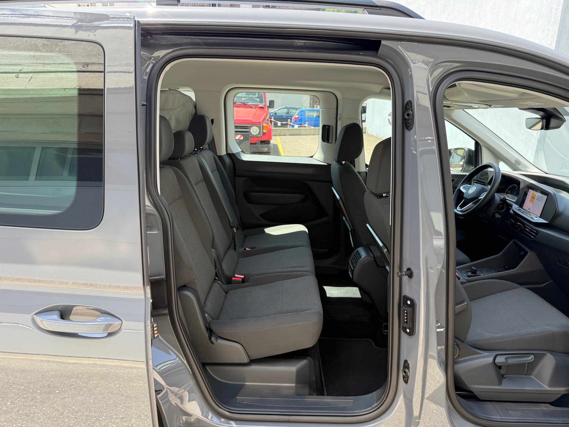 VW Caddy 2.0 TDI California Spirit DSG ** Werksgarantie**-image-26