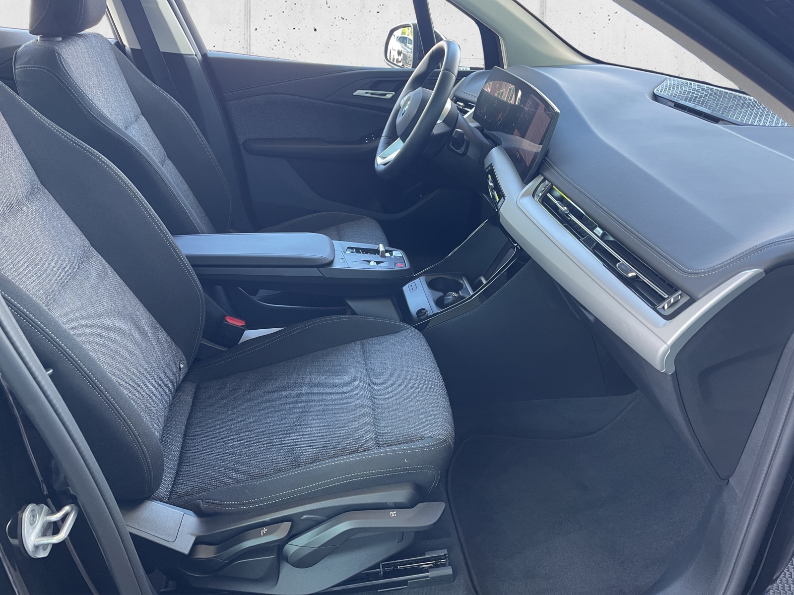BMW 230e xDrive Act. Tourer-image-17