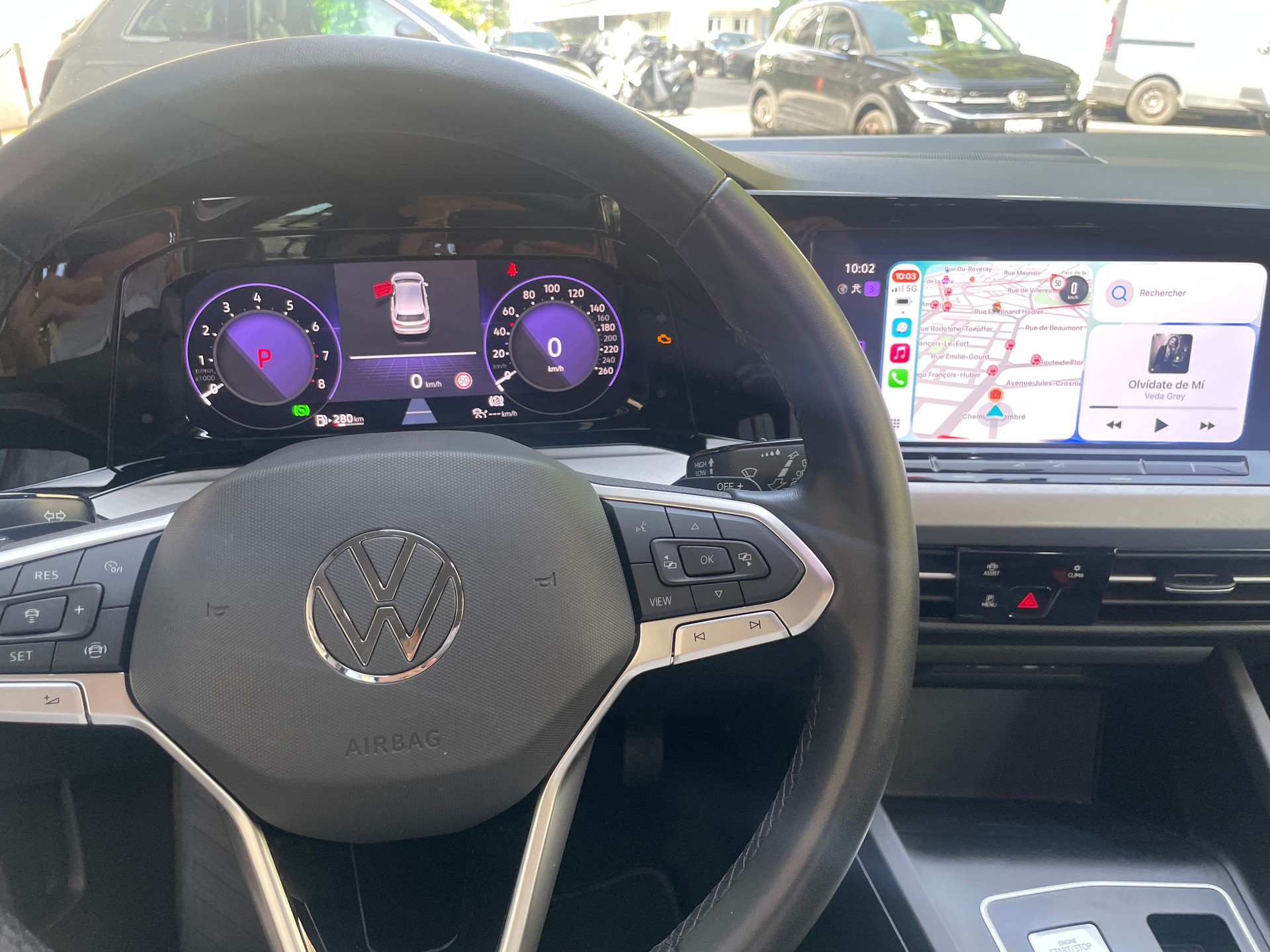 VW Golf 1.0 eTSI mHEV Life-image-8