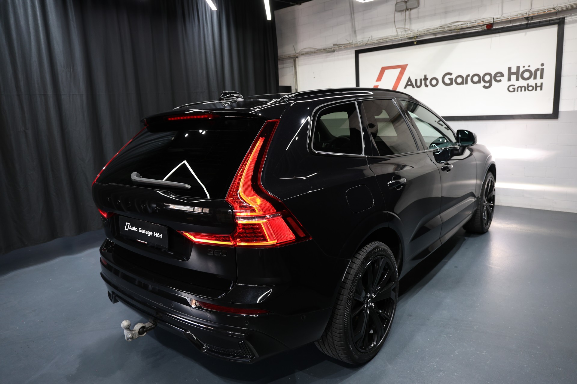 VOLVO XC60 B5 Benzin Mild Hybrid AWD Pure Ultra Dark Geartronic-image-23