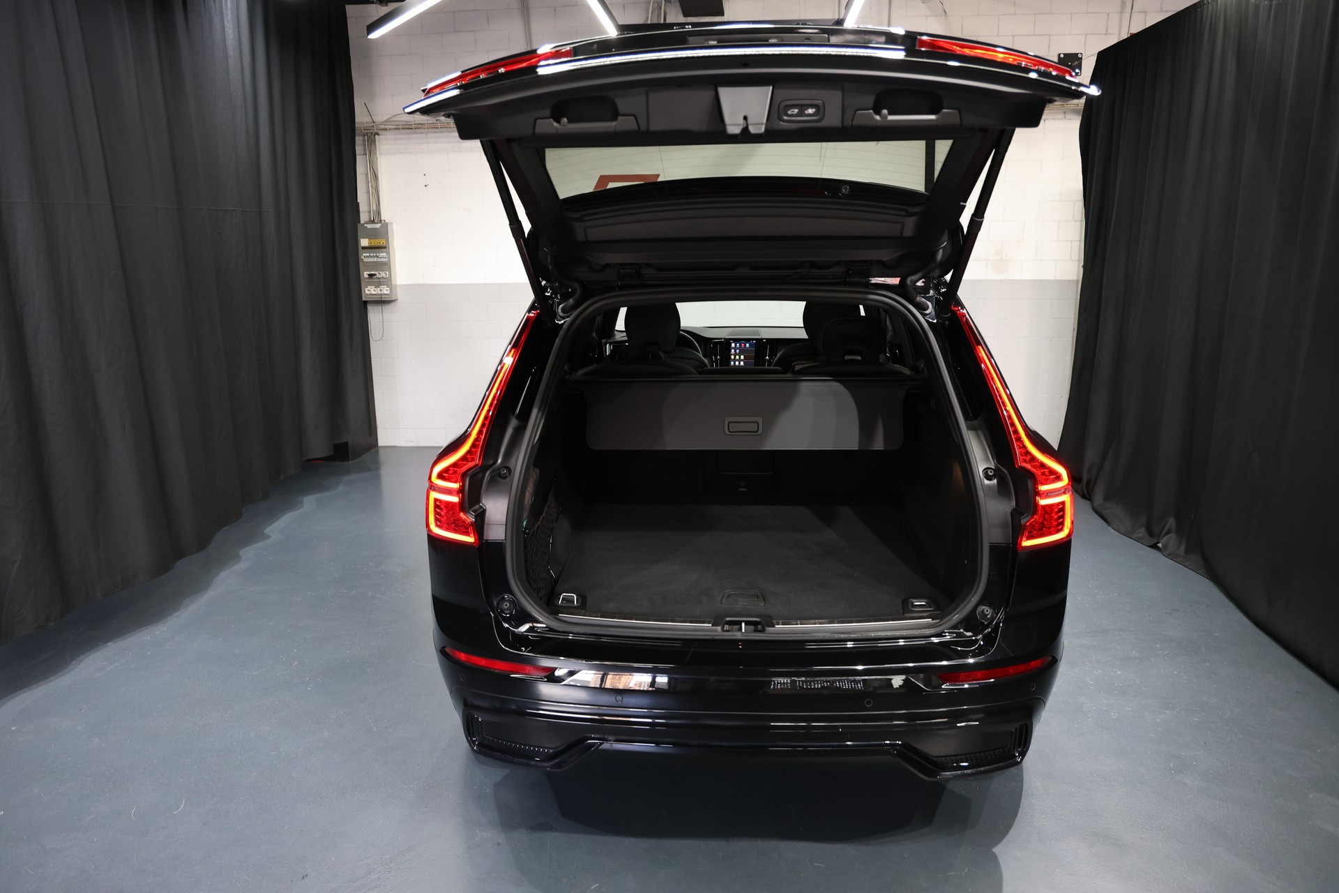 VOLVO XC60 B5 Benzin Mild Hybrid AWD Pure Ultra Dark Geartronic-image-21
