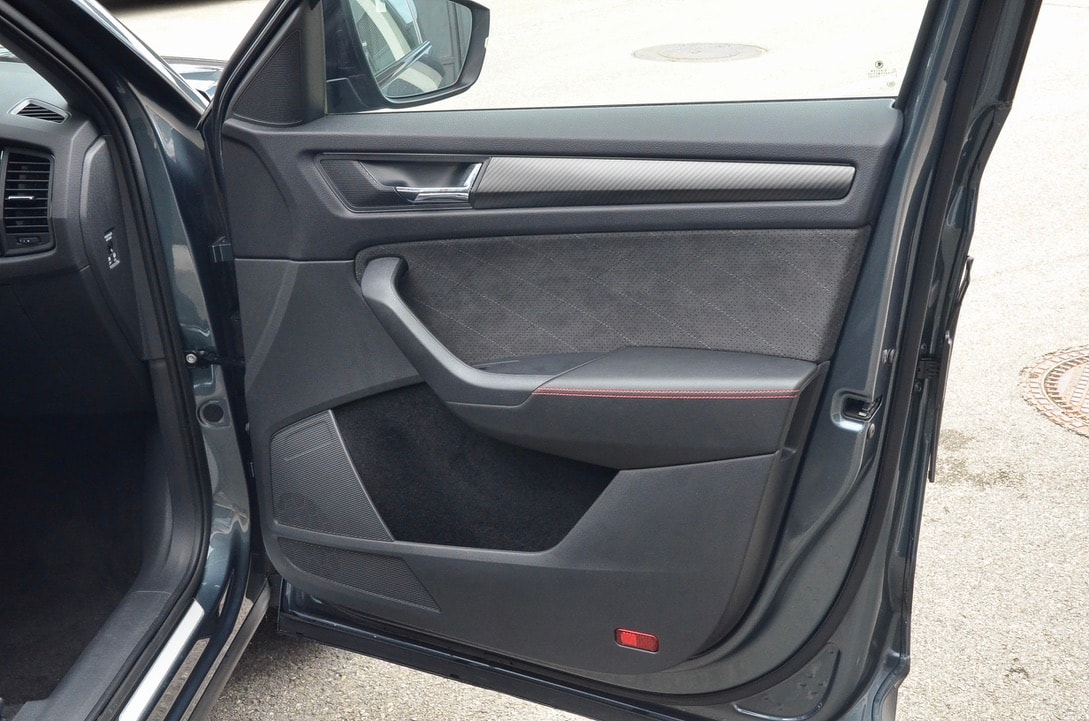 SKODA Kodiaq 2.0 Bi-TDI SCR RS 4x4 DSG-image-17