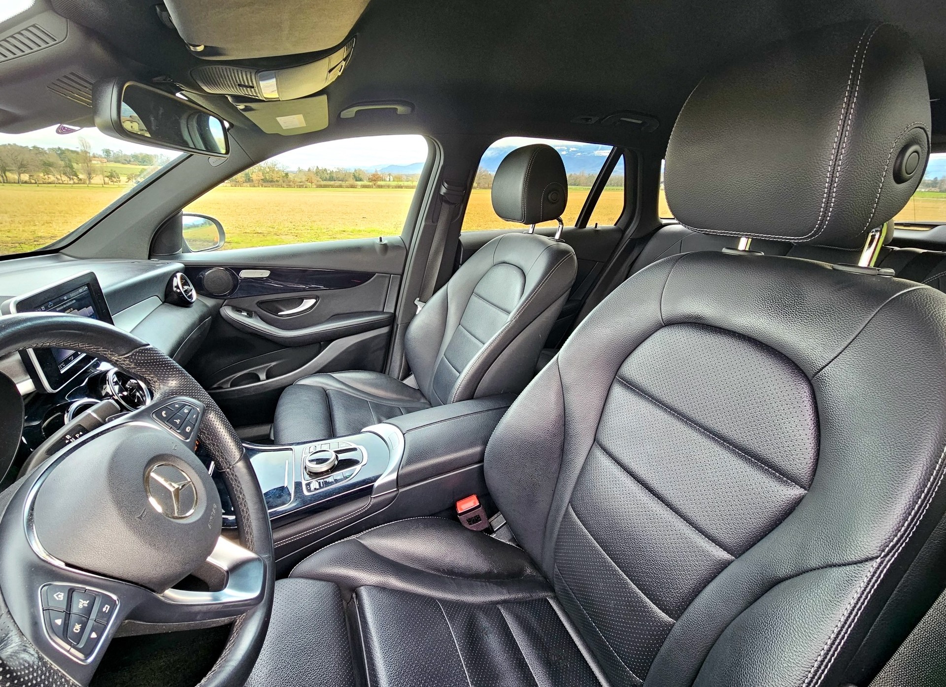 MERCEDES-BENZ GLC 250 AMG Line 4m-image-6
