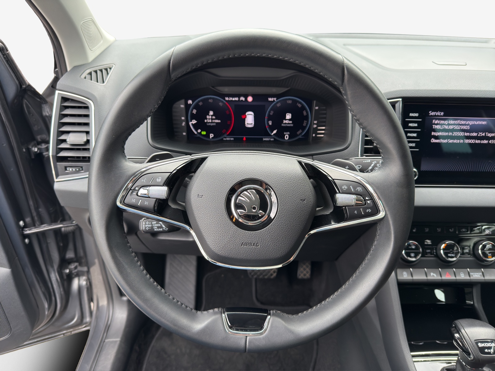 SKODA Karoq 2.0 TDI CR Ambition 4x4 DSG-image-9