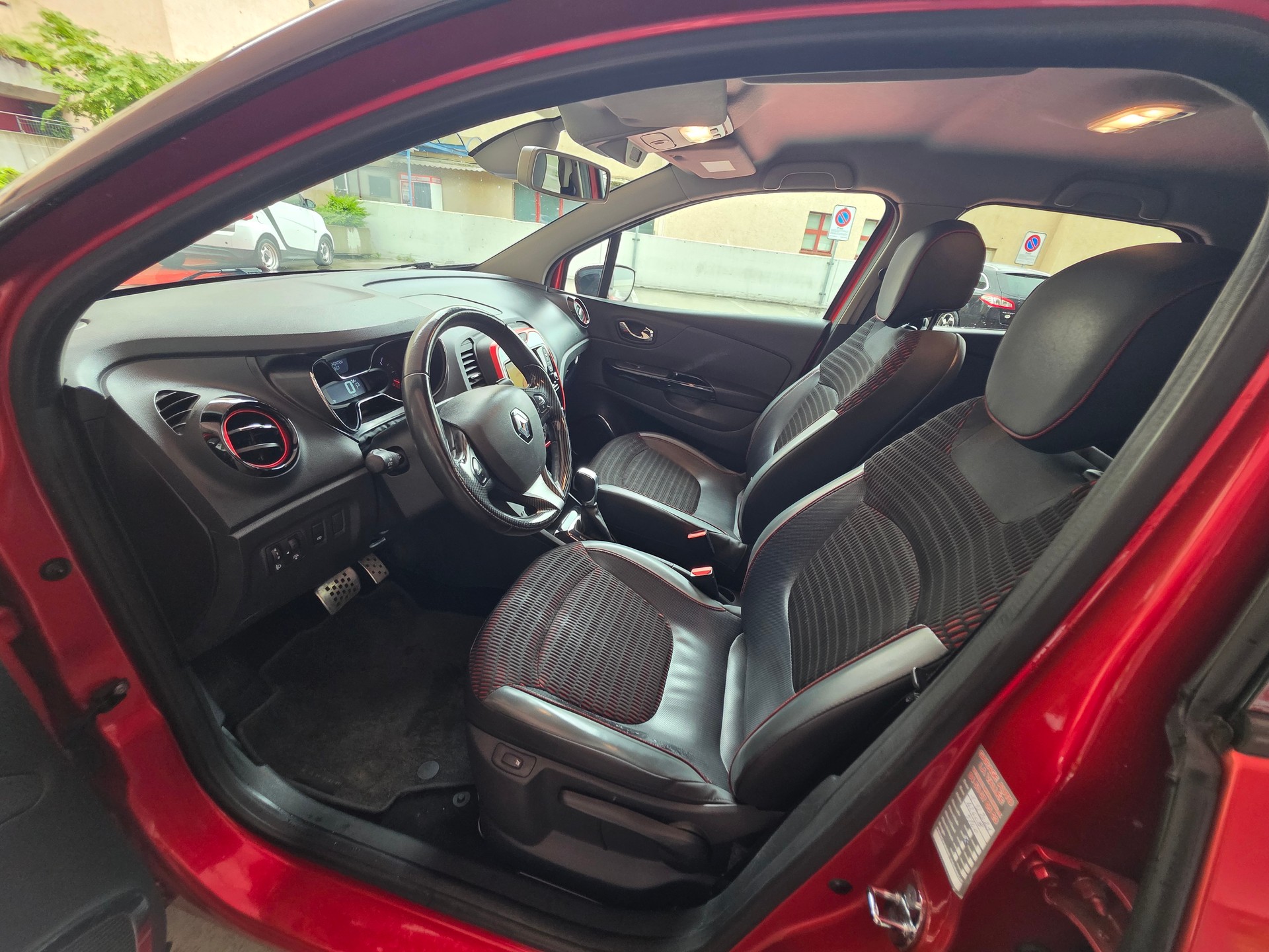 RENAULT Captur 1.2 T 16V Dynamique EDC-image-23