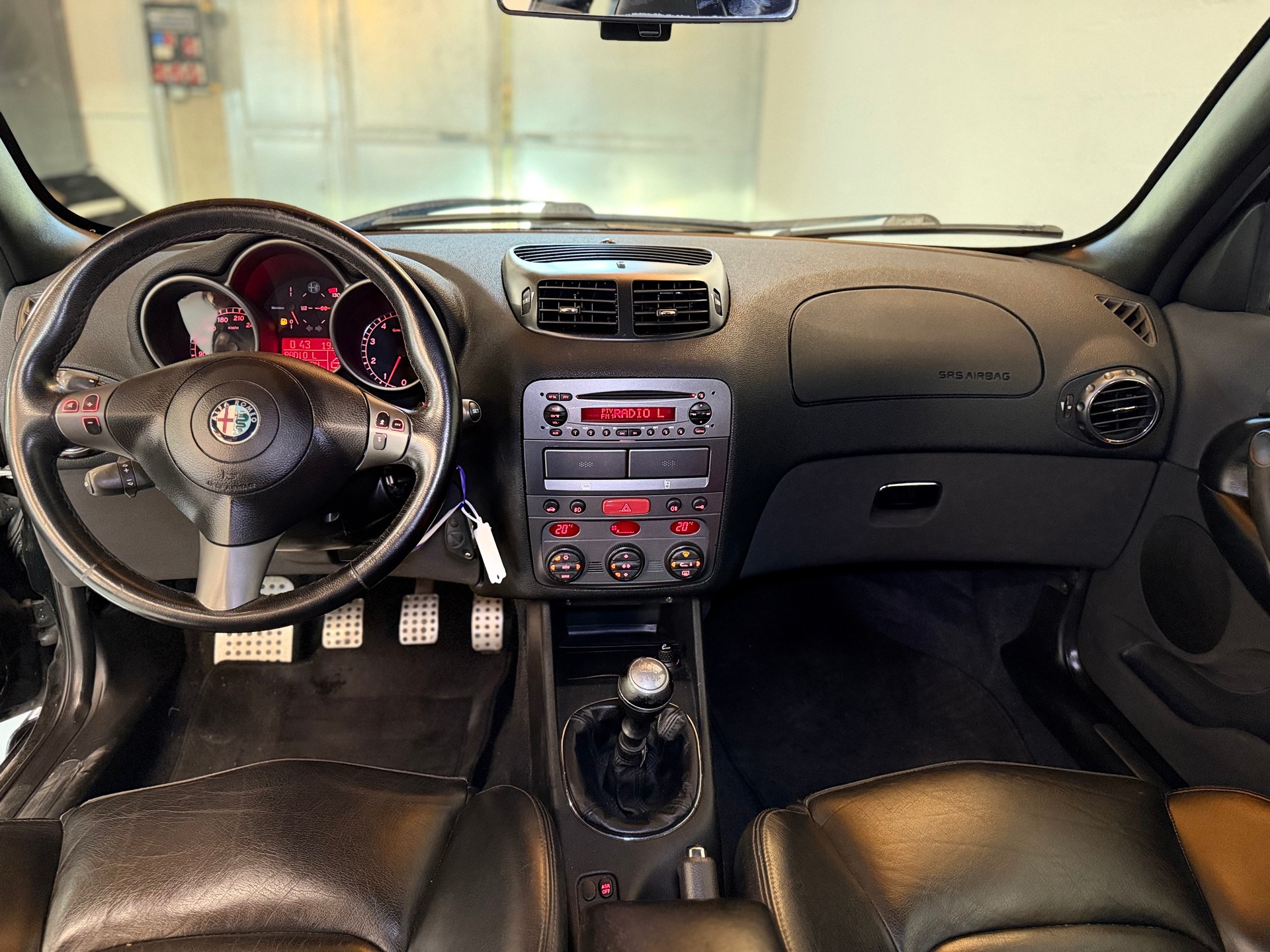 ALFA ROMEO 147 3.2 GTA-image-10