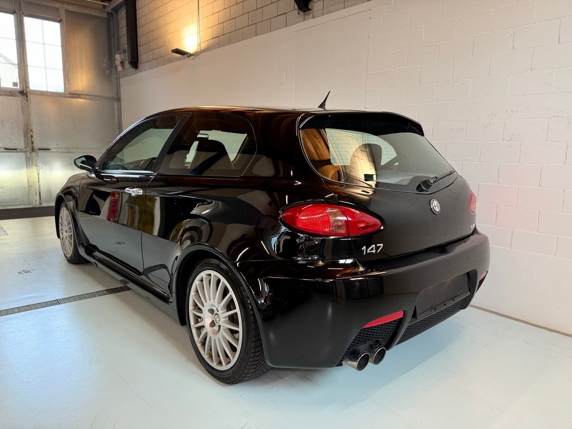 ALFA ROMEO 147 3.2 GTA-image-4