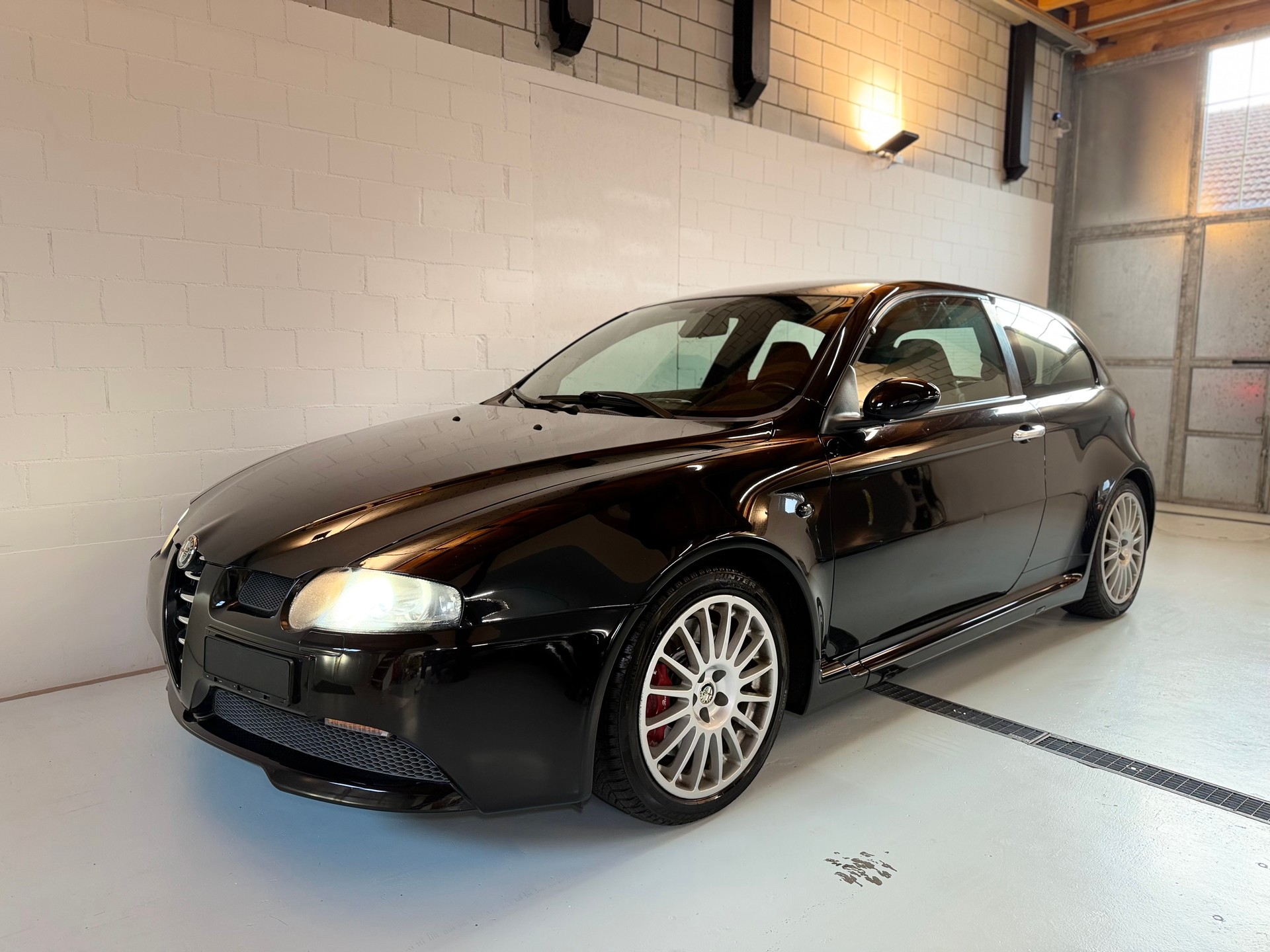 ALFA ROMEO 147 3.2 GTA-image-0