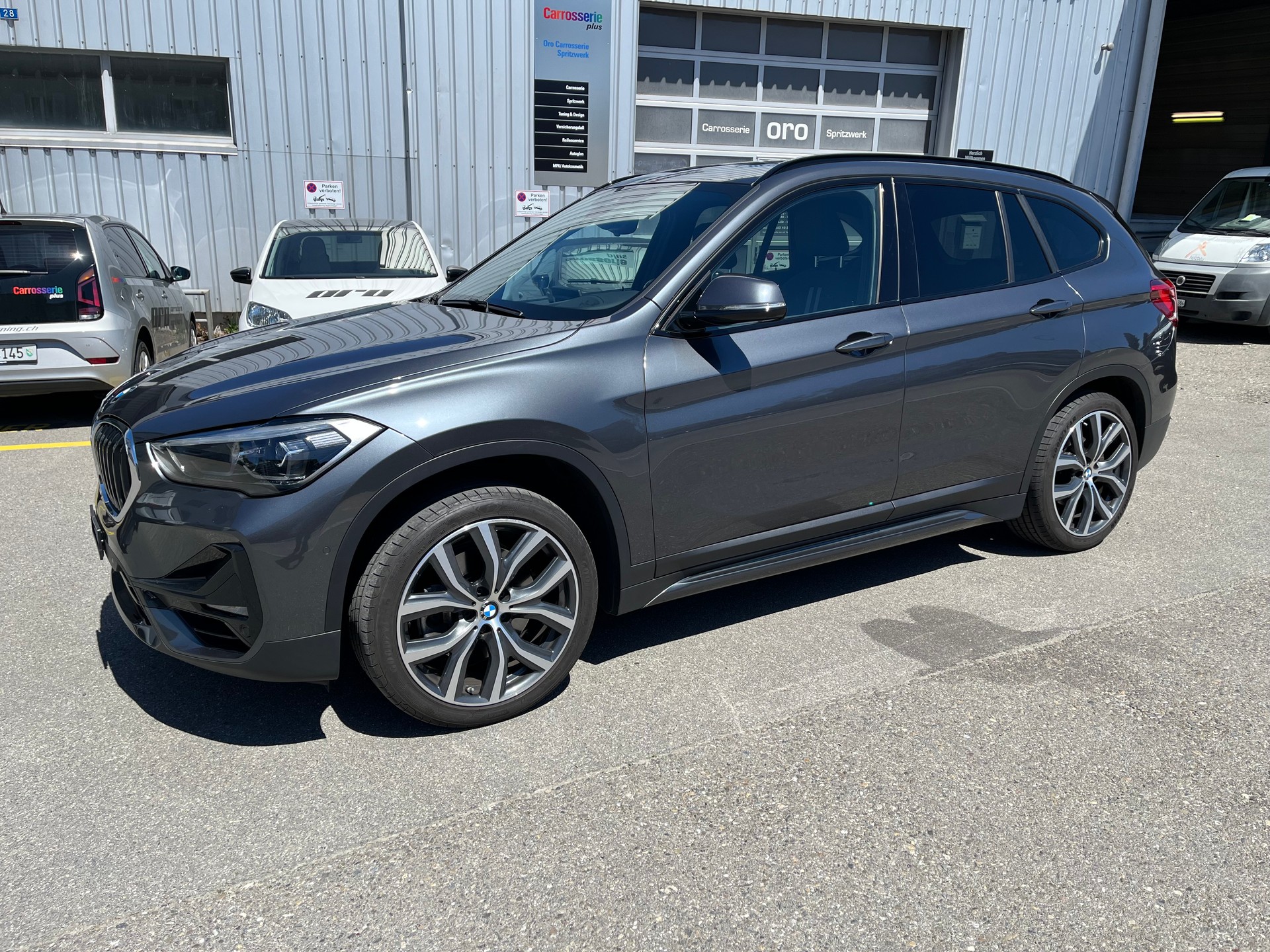 BMW 20i xDrive-image-0