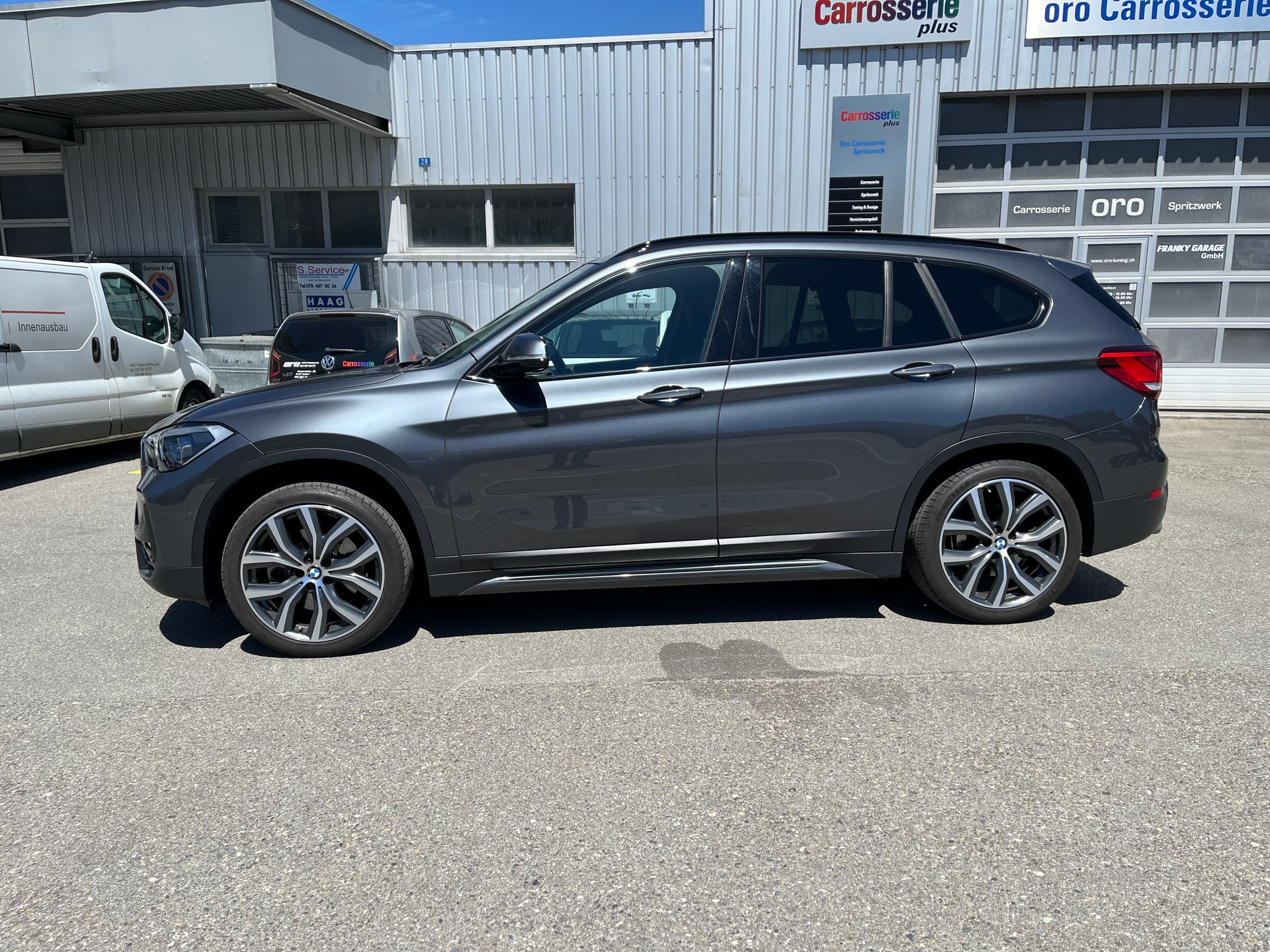 BMW 20i xDrive-image-1