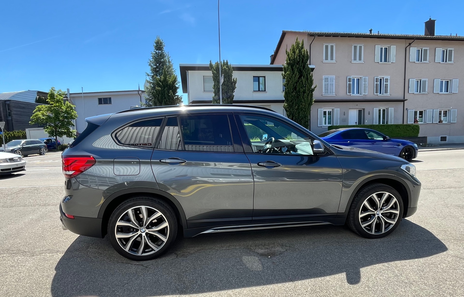 BMW 20i xDrive-image-3