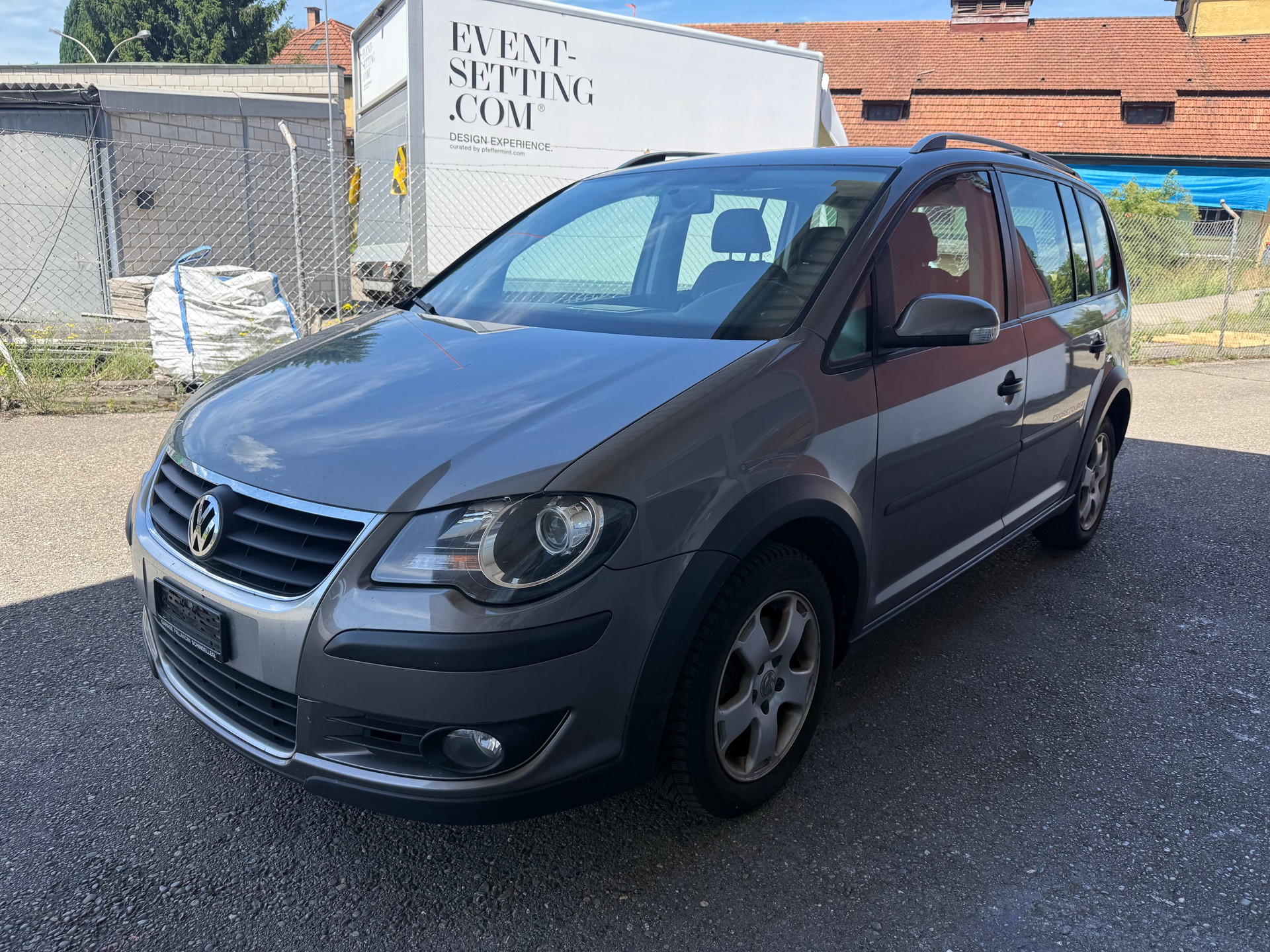 VW CrossTouran 2.0 TDI DSG-image-0