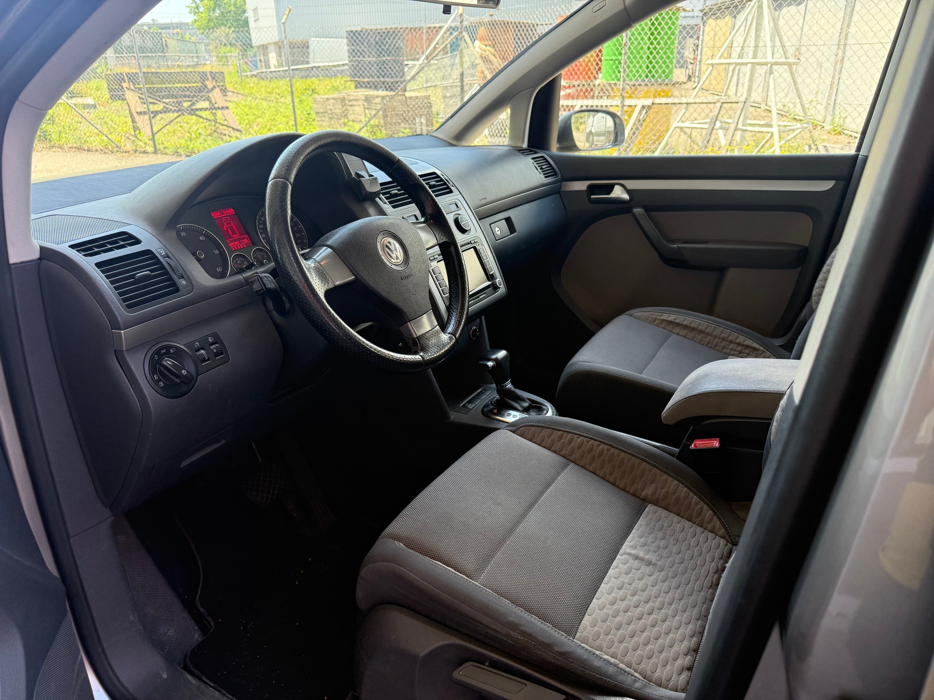 VW CrossTouran 2.0 TDI DSG-image-7