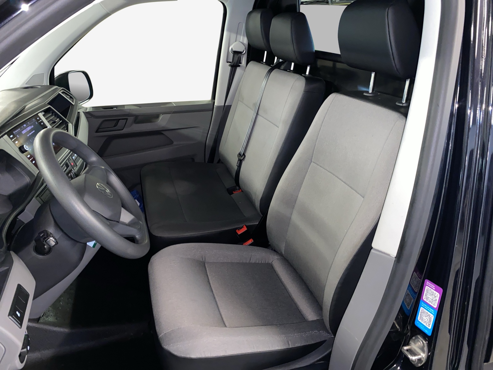 VW T6.1 2.0 TDI 4Motion DSG-image-11