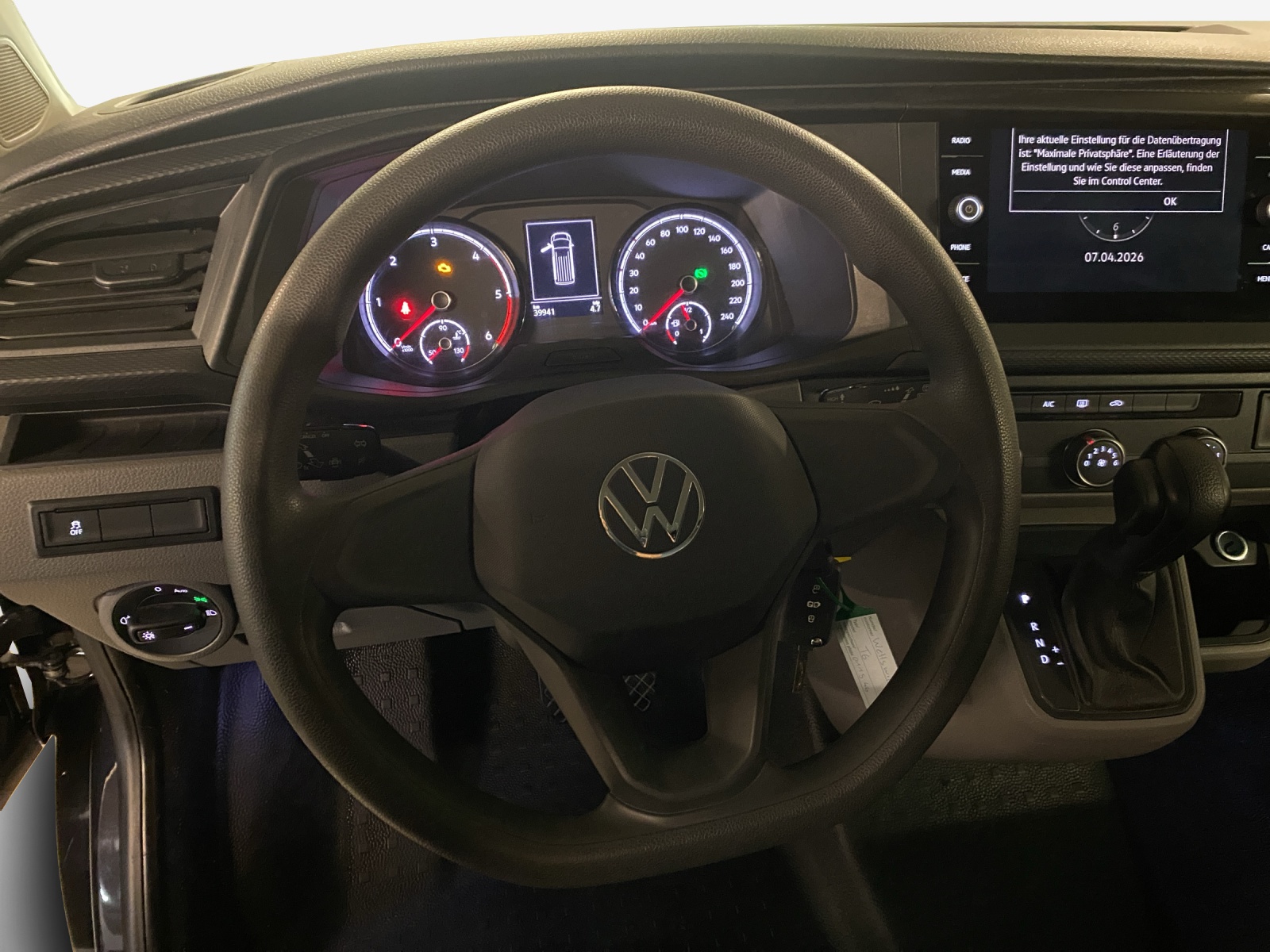 VW T6.1 2.0 TDI 4Motion DSG-image-9