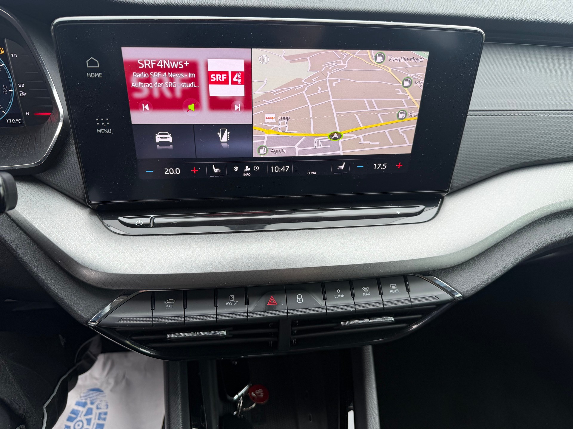 SKODA Octavia Combi 2.0 TDI DSG Ambition-image-9