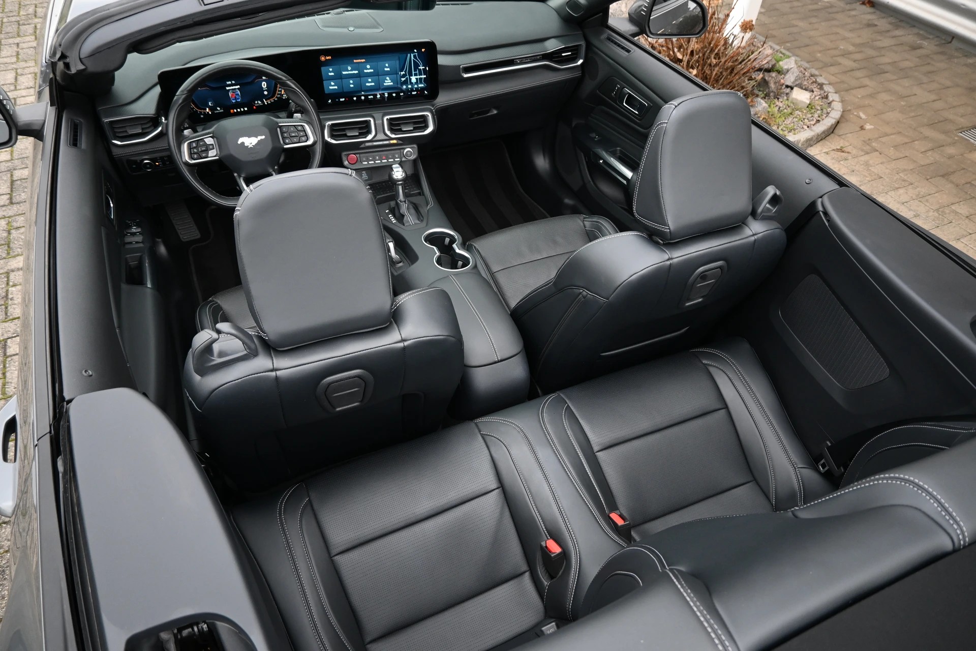 FORD Mustang Convertible 5.0 V8 GT Automat 466PS-image-15