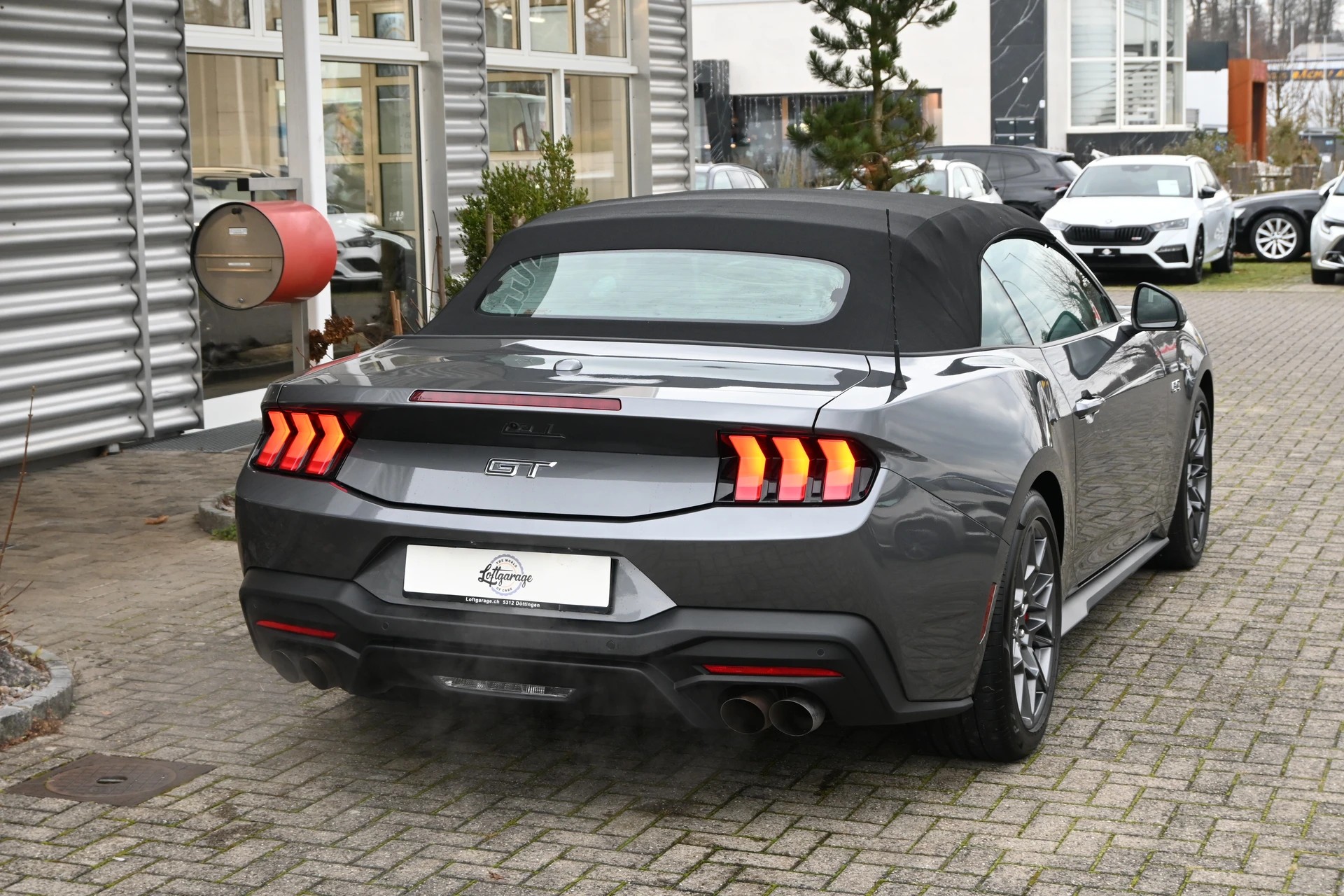 FORD Mustang Convertible 5.0 V8 GT Automat 466PS-image-10