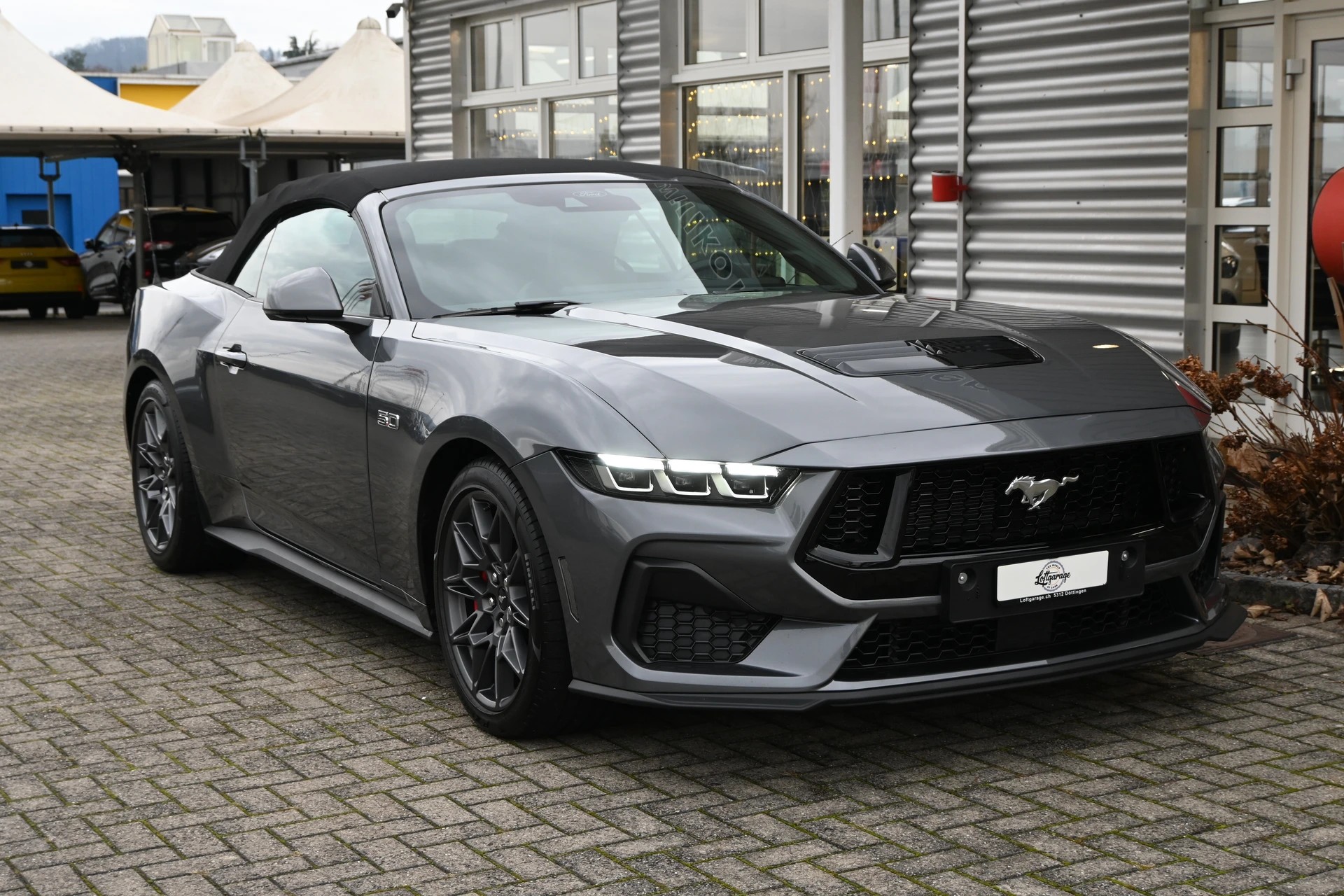 FORD Mustang Convertible 5.0 V8 GT Automat 466PS-image-3