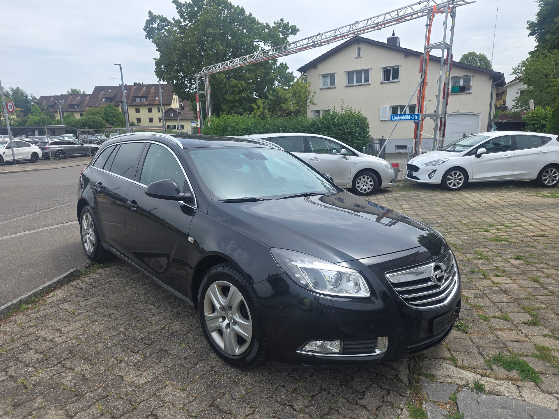 OPEL Insignia Sports Tourer 2.0 Turbo Edition Automatic-image-1