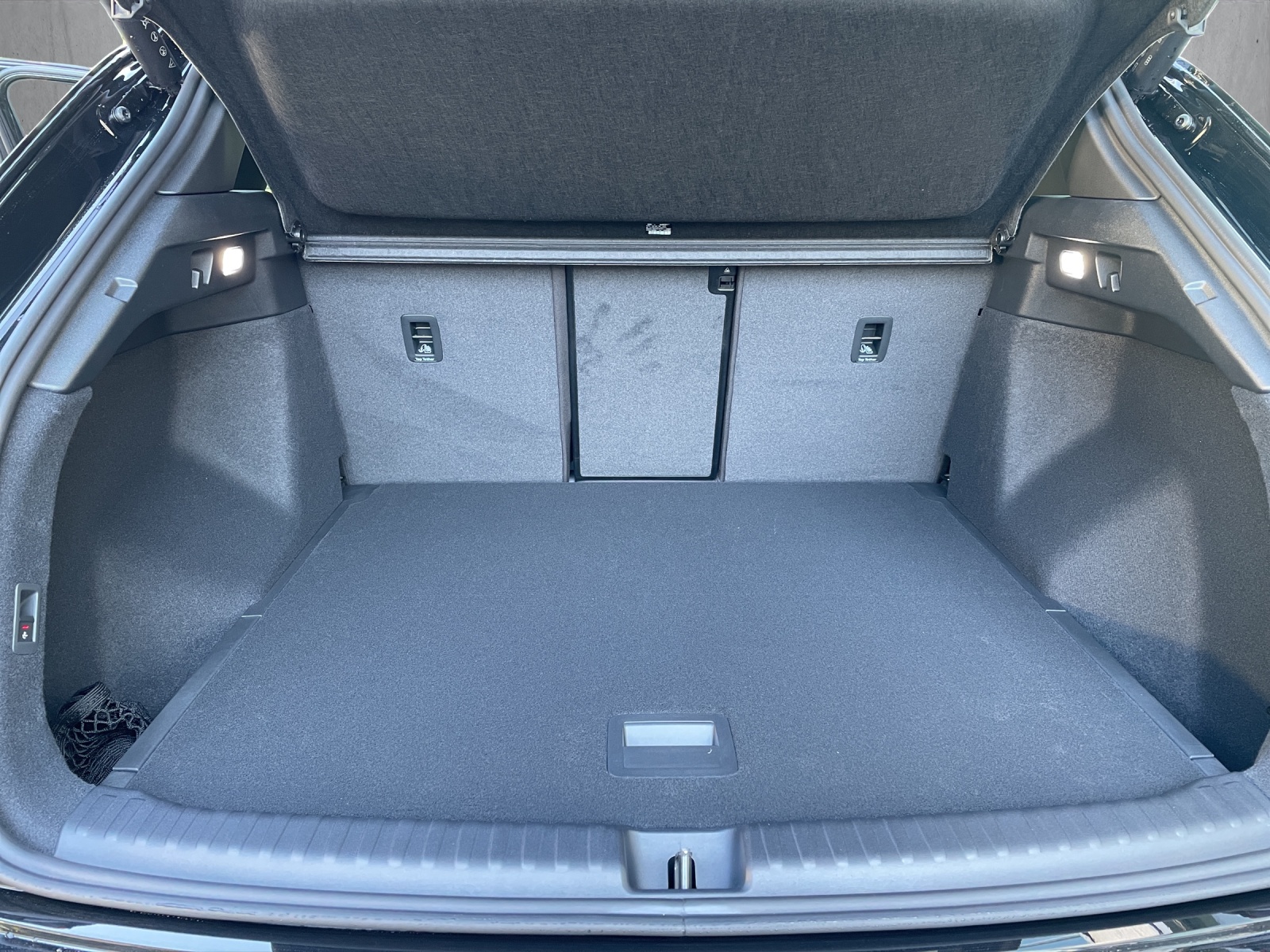 AUDI Q4 e-tron 45 Edition Swiss Ski quattro-image-14