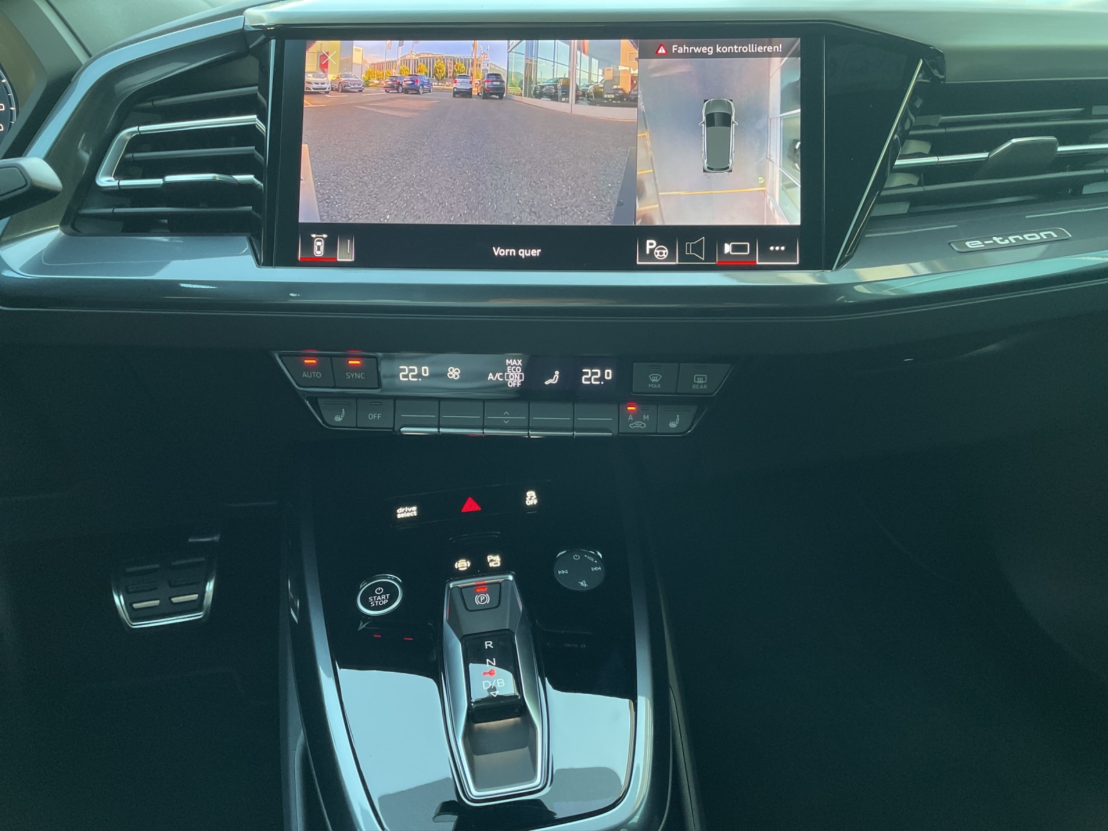 AUDI Q4 e-tron 45 Edition Swiss Ski quattro-image-11
