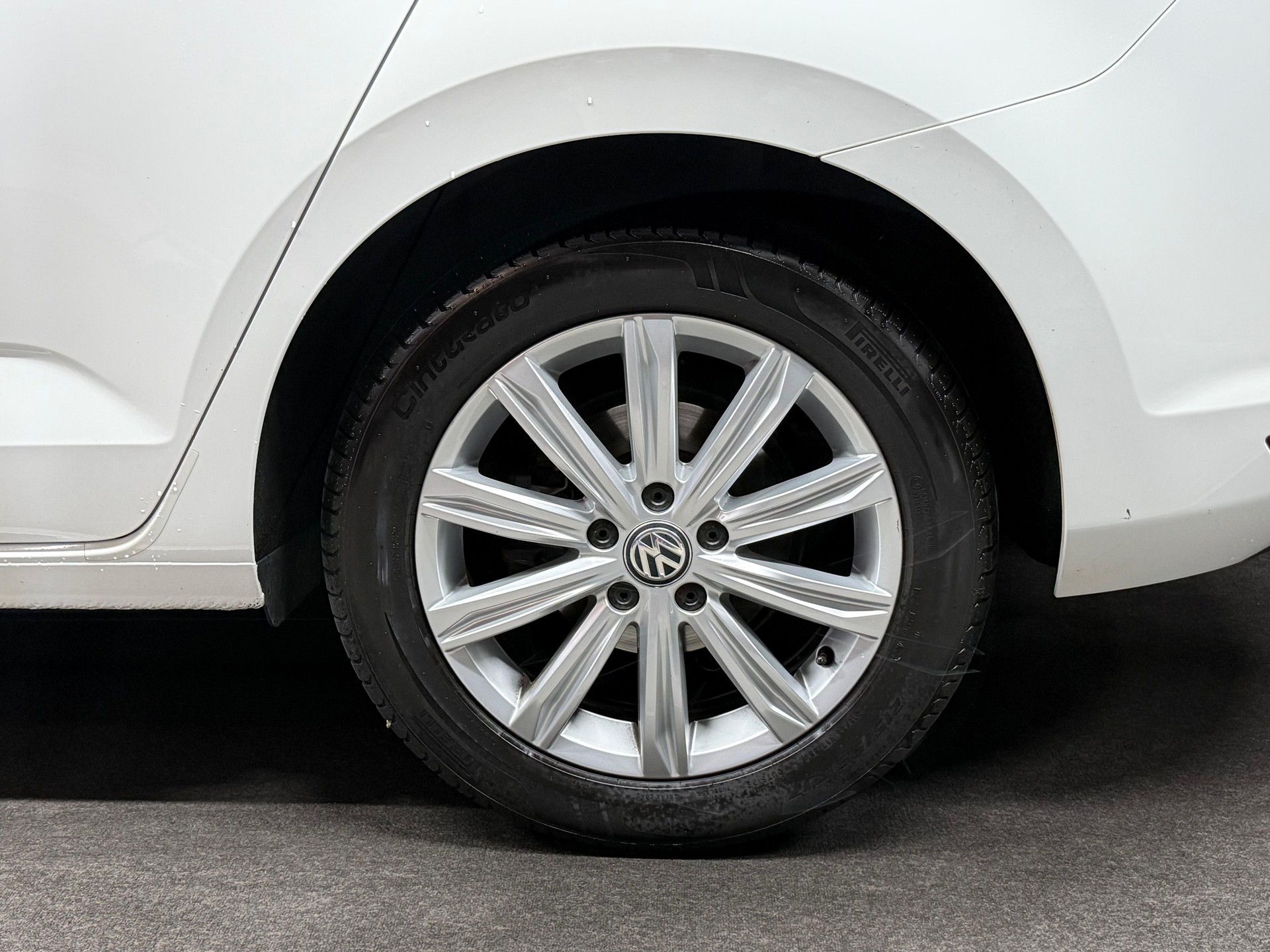 VW Touran 1.5 TSI EVO Highline DSG * 7 Plätze *-image-9