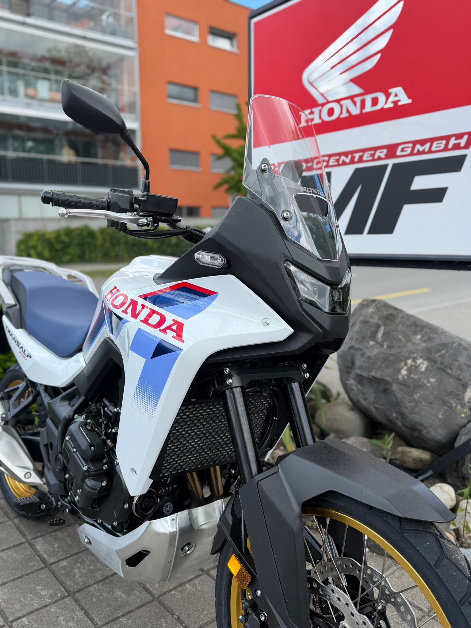 HONDA E CLUTCH VERSION-showroom-element-3