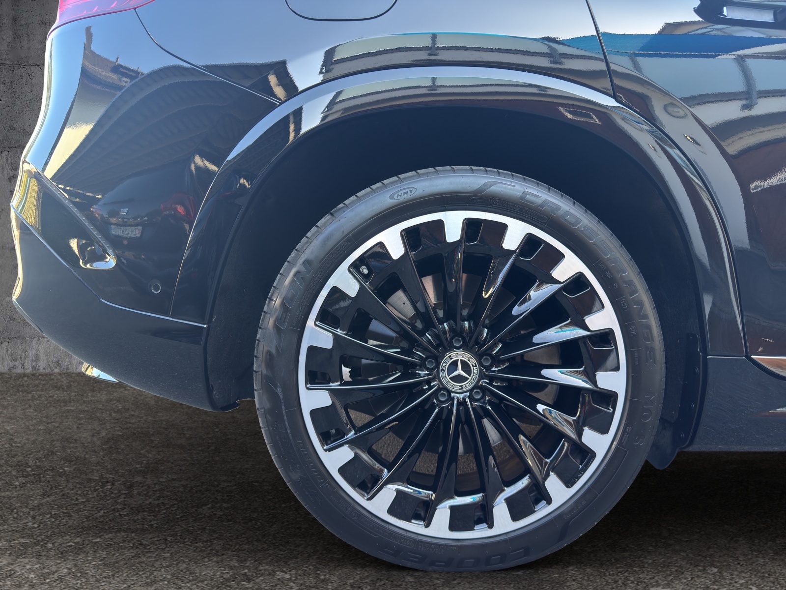 MERCEDES-BENZ EQS SUV 580 AMG Line 4matic " Release Edition"-image-19
