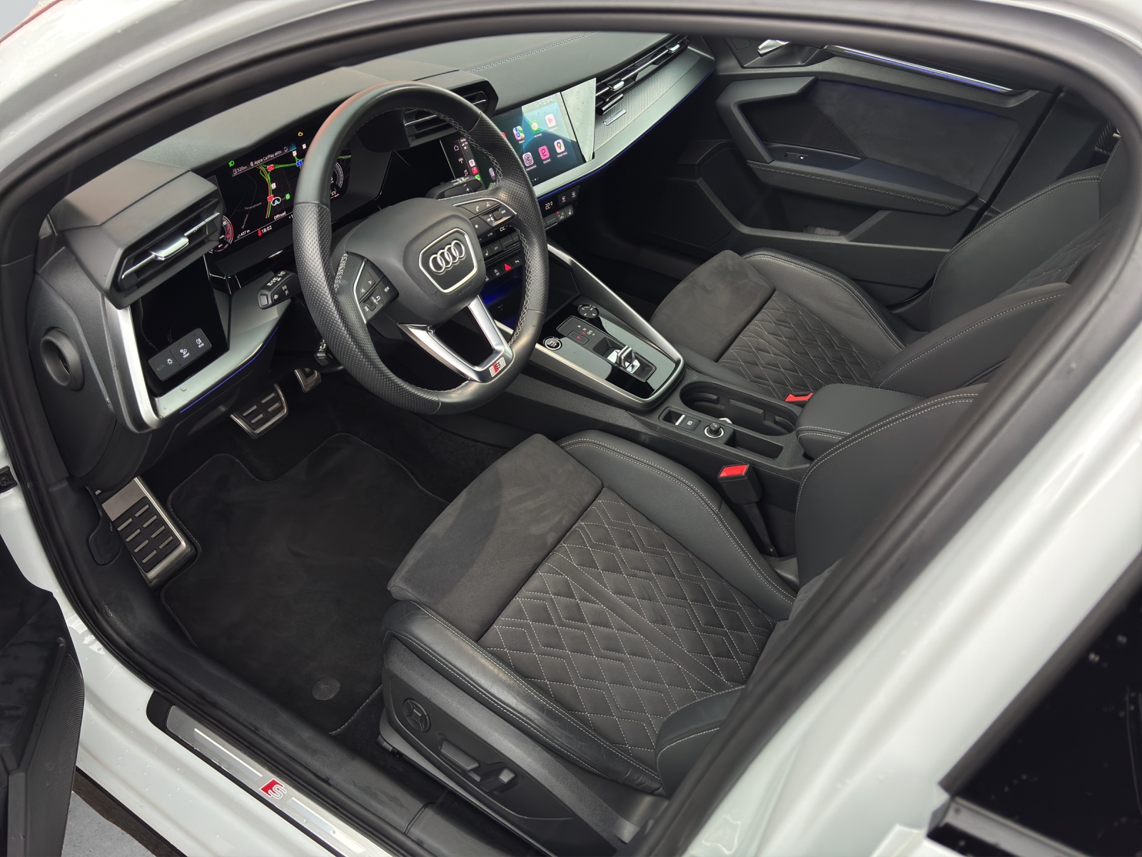 AUDI A3 Sportback 35 TFSI S line Attraction S-tronic-image-4
