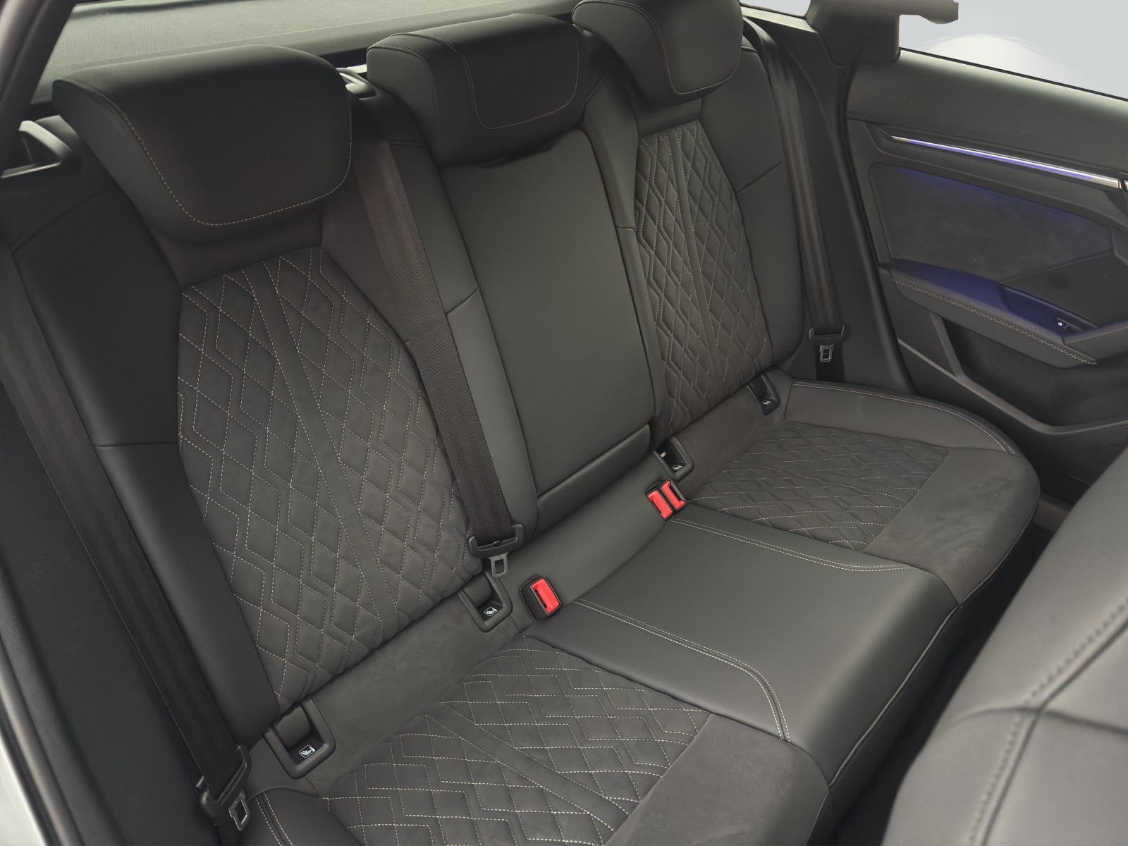 AUDI A3 Sportback 35 TFSI S line Attraction S-tronic-image-8