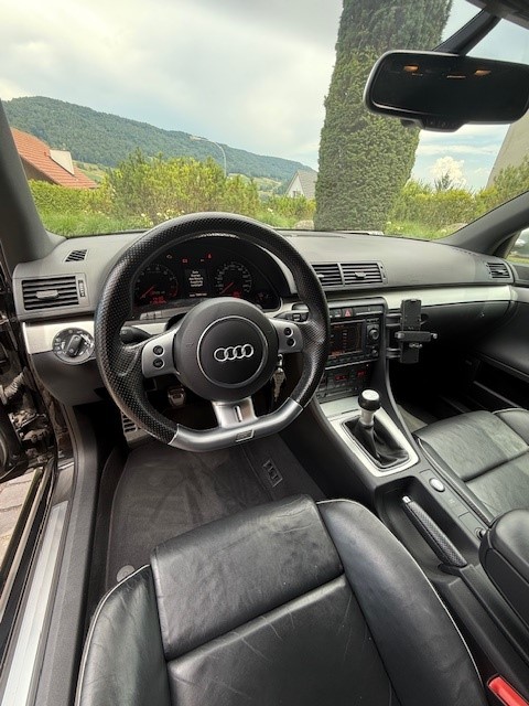 AUDI 4.2 V8 quattro-image-2